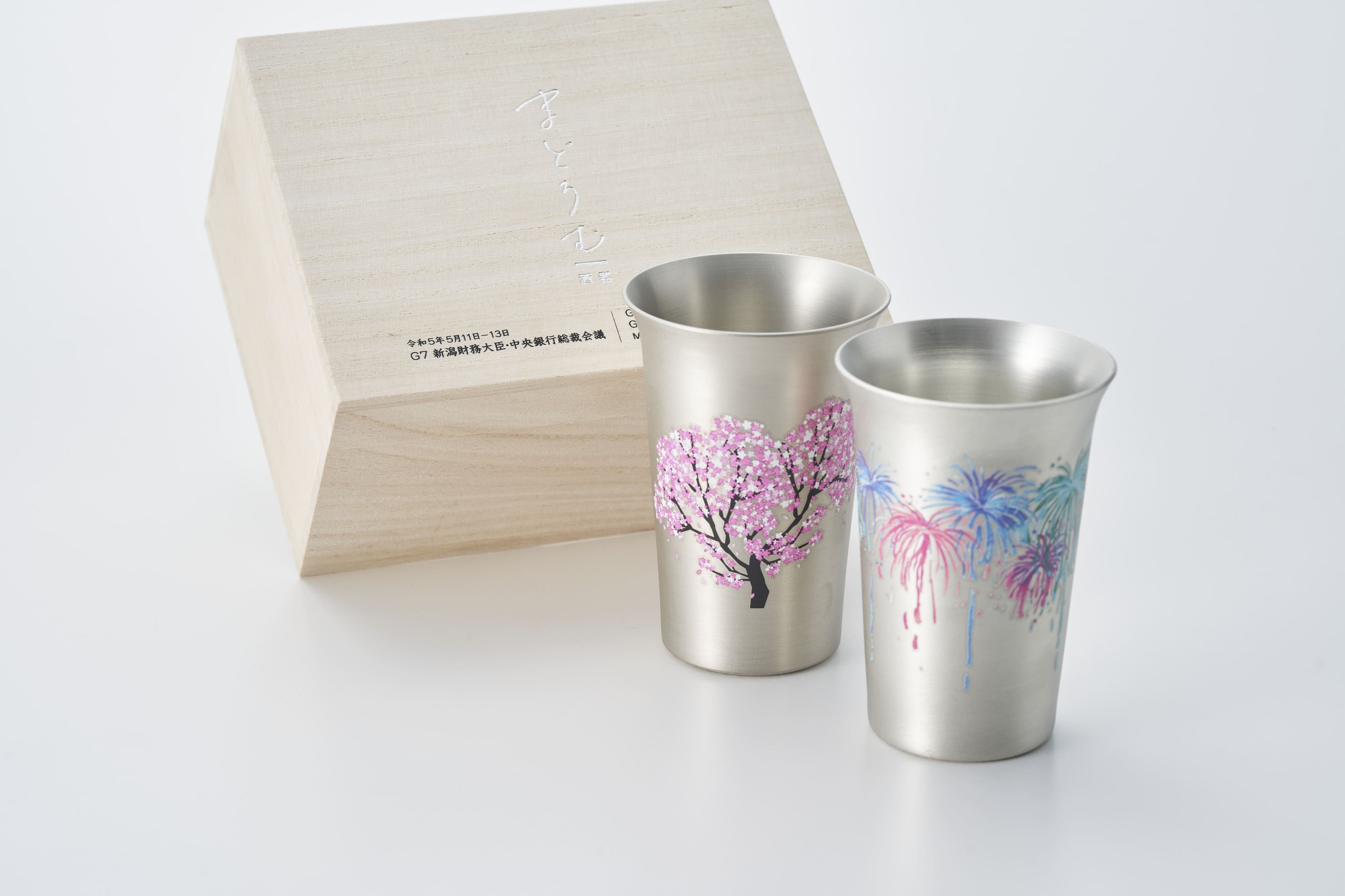 G7 新潟財務大臣・中央銀行総裁会議にて、温度で色づく「まどろむ酒器