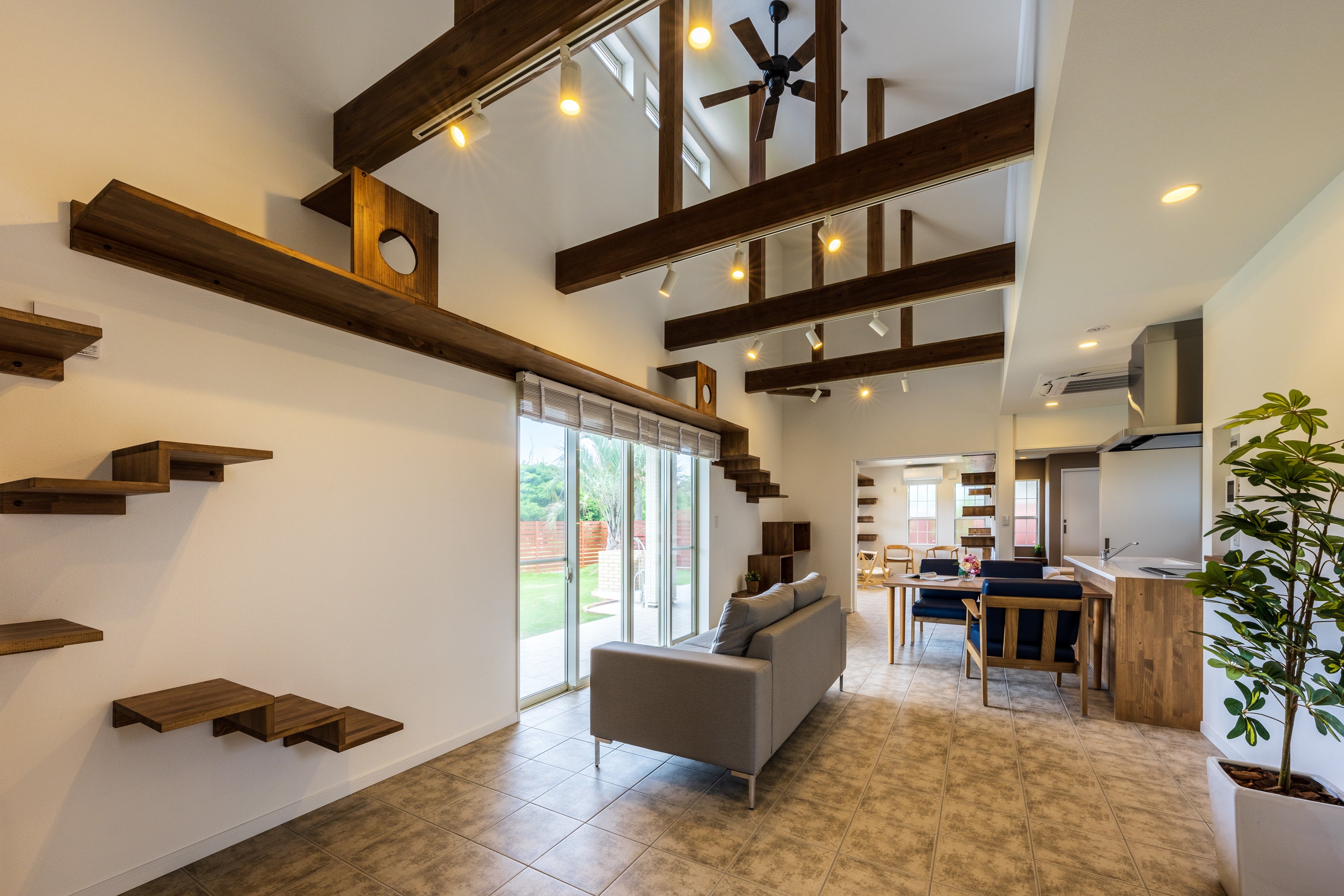 NYA2 猫が喜ぶキャットウォーク