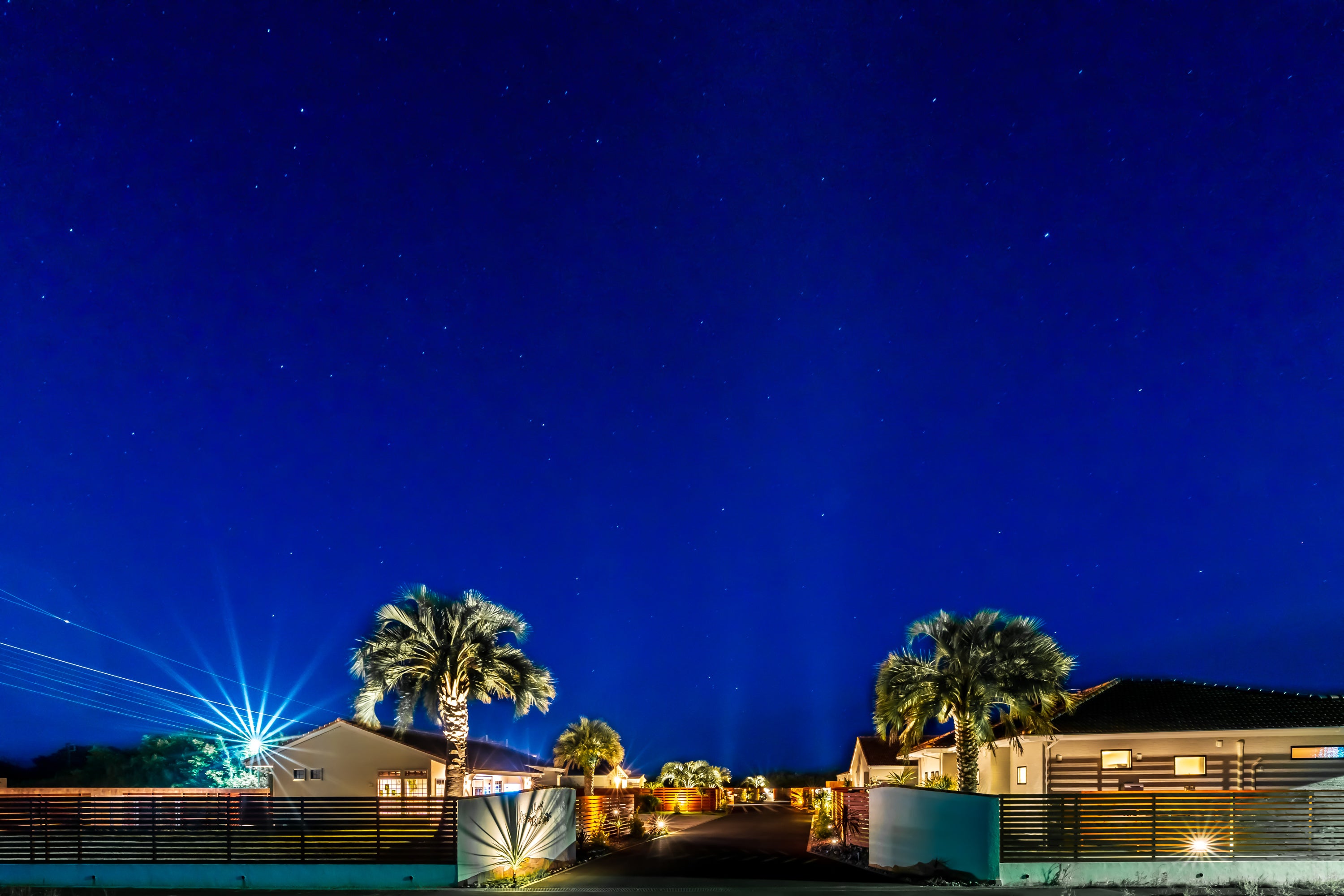 満天の星空と潮騒