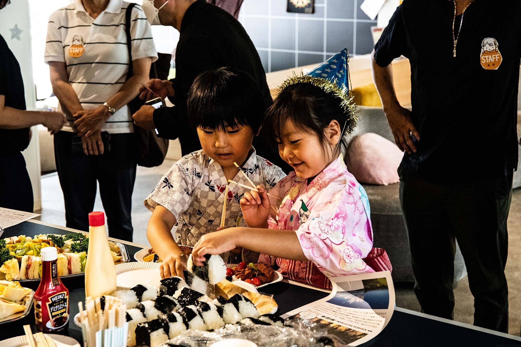 「KAMIKITA HOUSE」で地域の飲食店と支援企業が協力！子ども食堂スペシャル版が初開催され、地域の交流が一体化