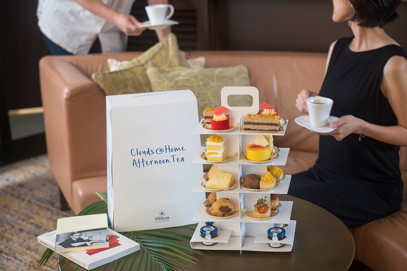 CLOUDSアフタヌーンティー テイクアウトボックス　イメージ