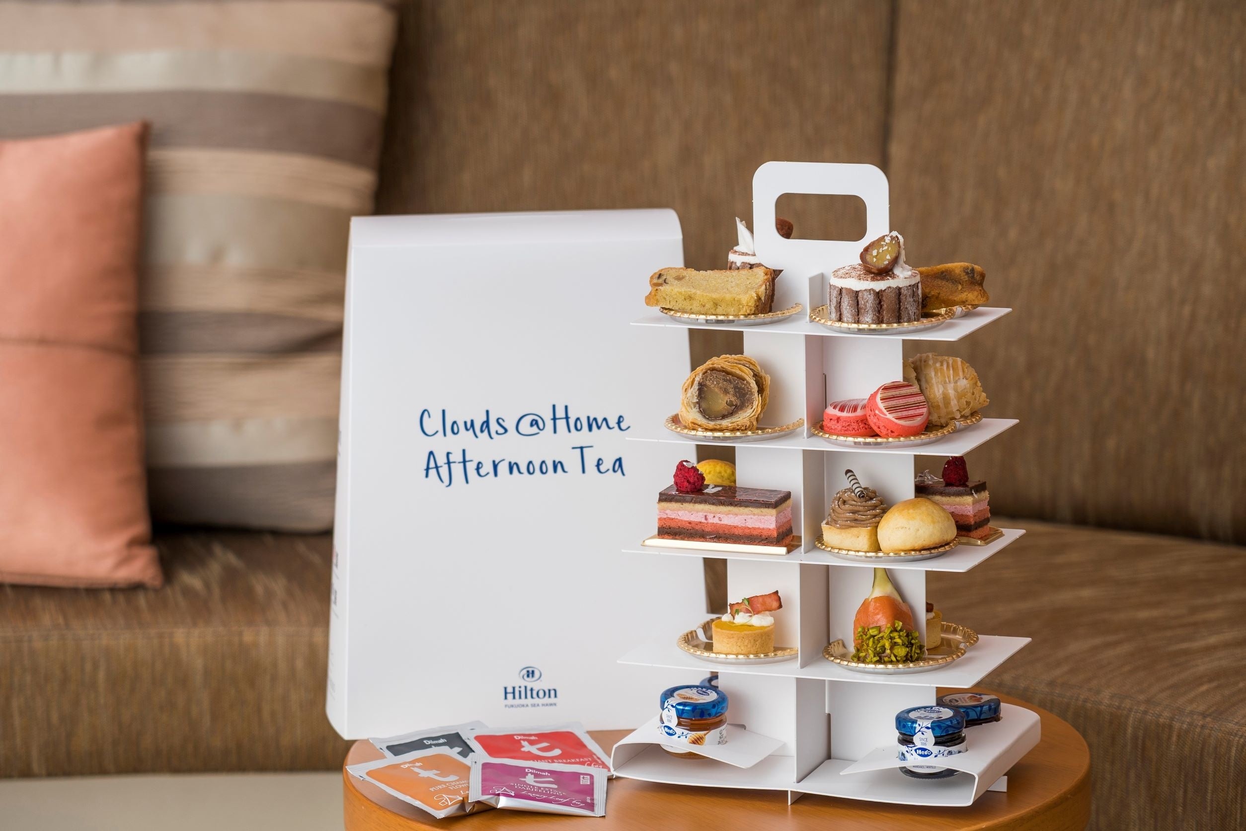 CLOUDSアフタヌーンティー　テイクアウトボックス　イメージ