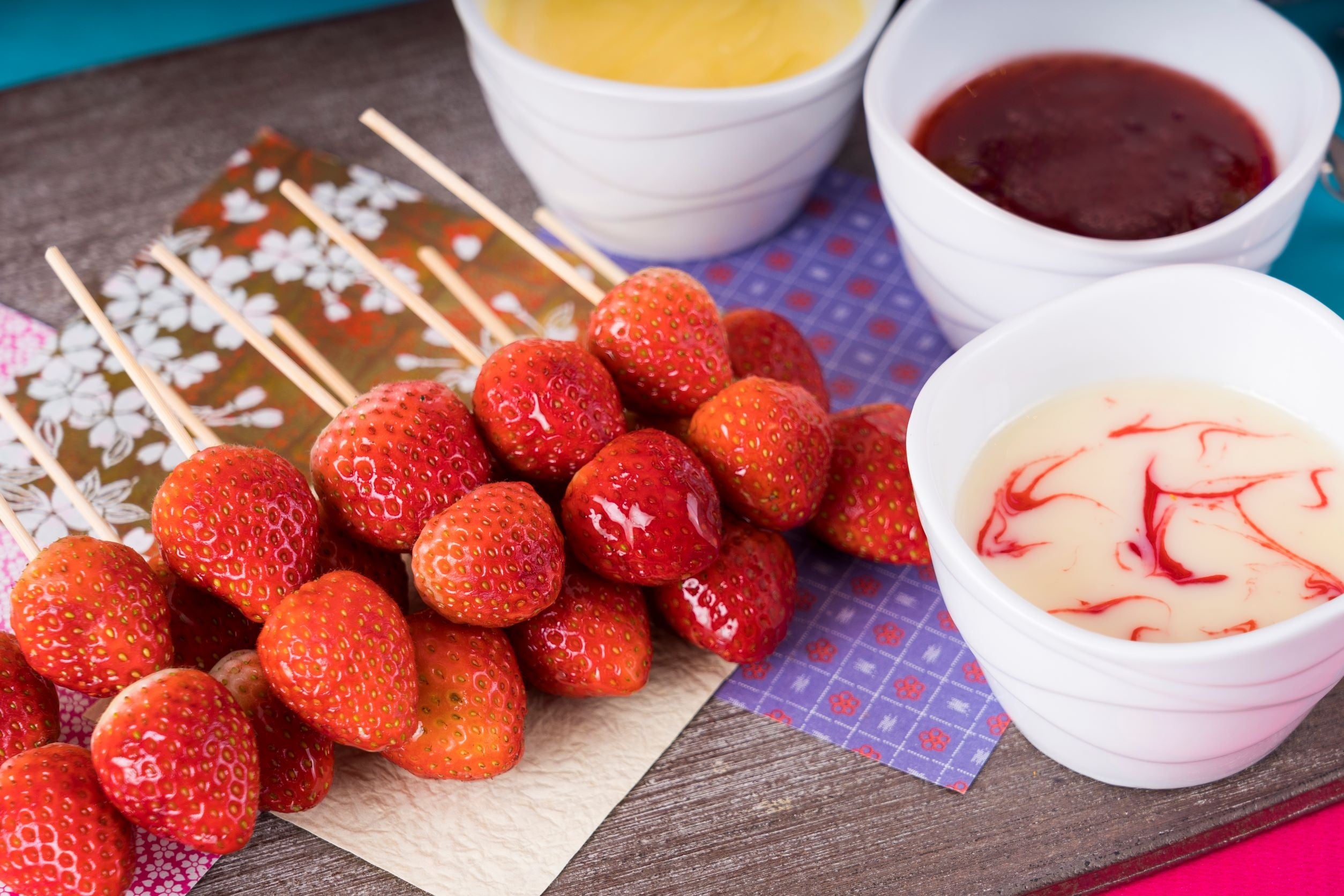 「いちご串　三種のソース」イメージ