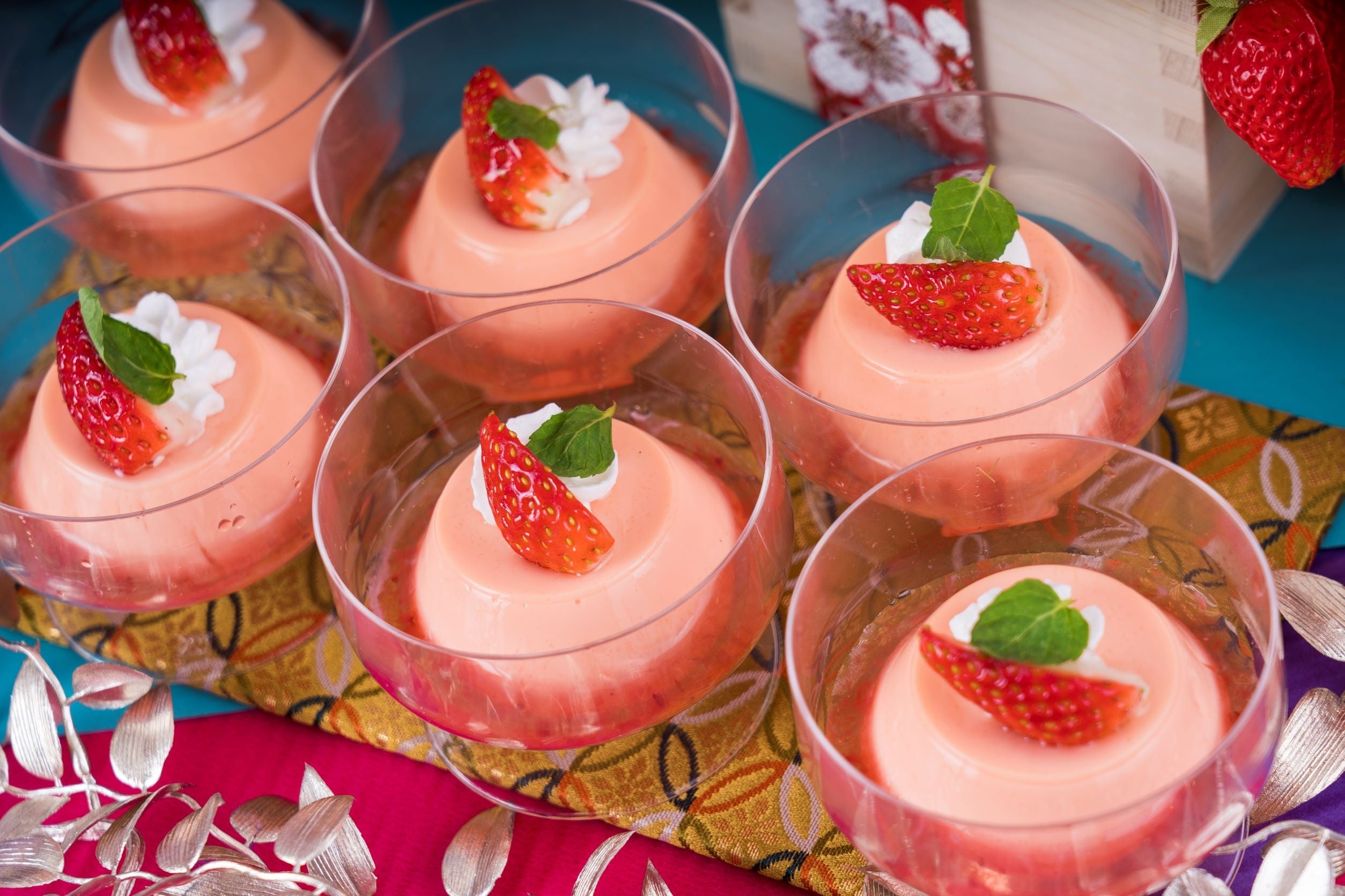 「いちごプリン」イメージ　　　　　　　