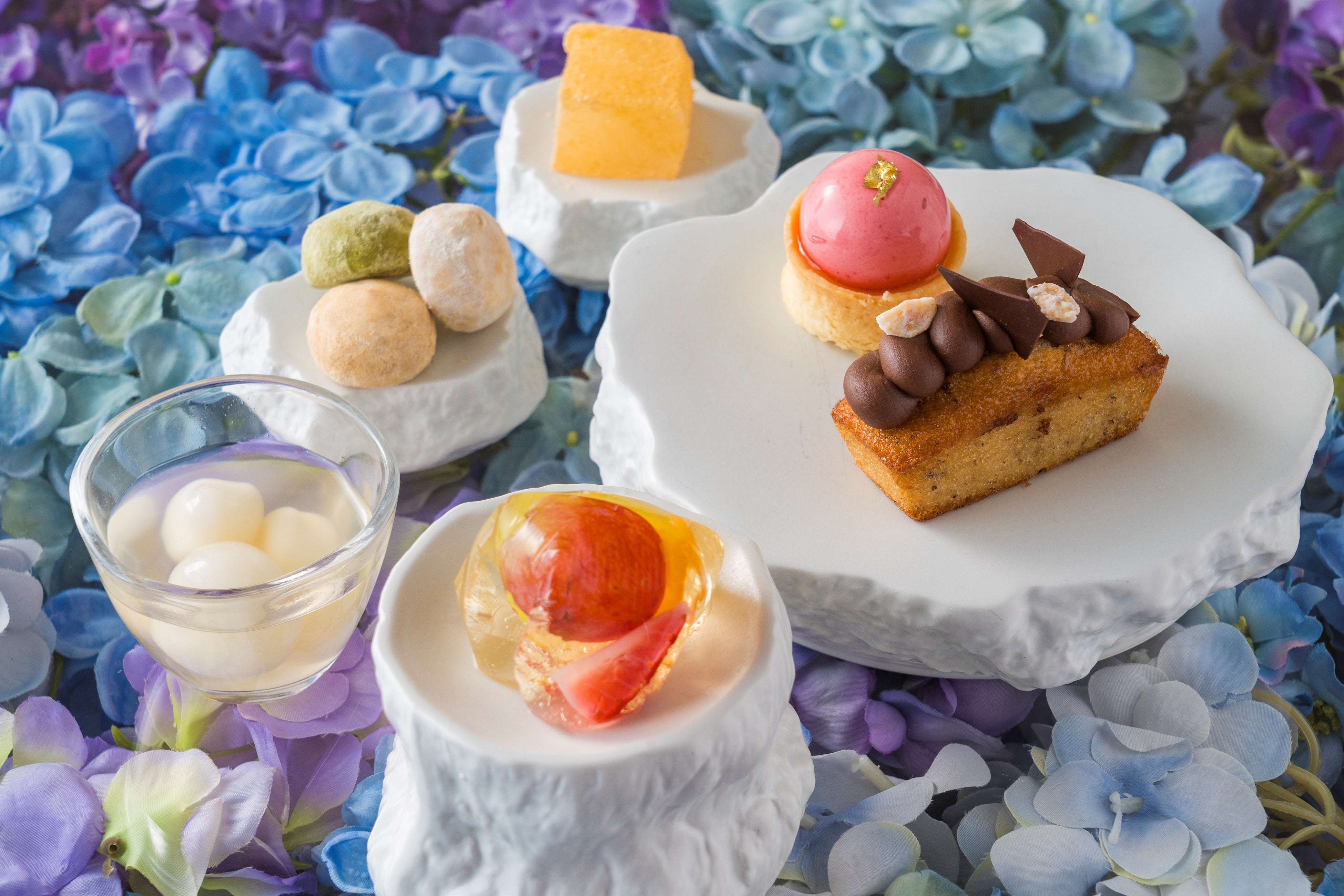 和菓子3種と洋菓子4種（イメージ）