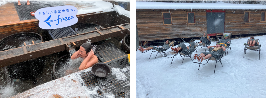 雪の中で水風呂と外気浴を楽しむ参加者