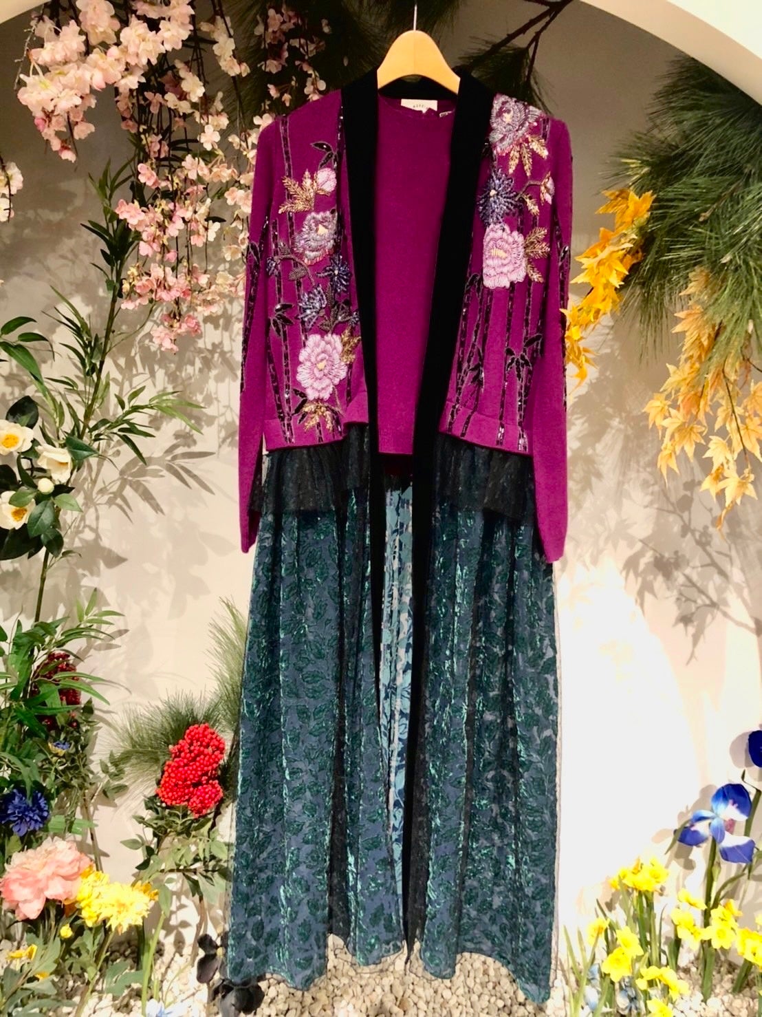 ガウン¥242,000(税込)