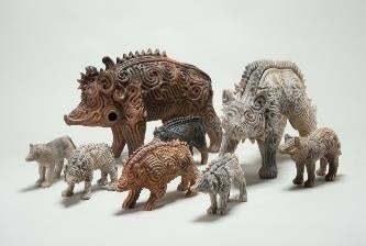 松山賢《土器怪獣イノシシン・オオカミン》