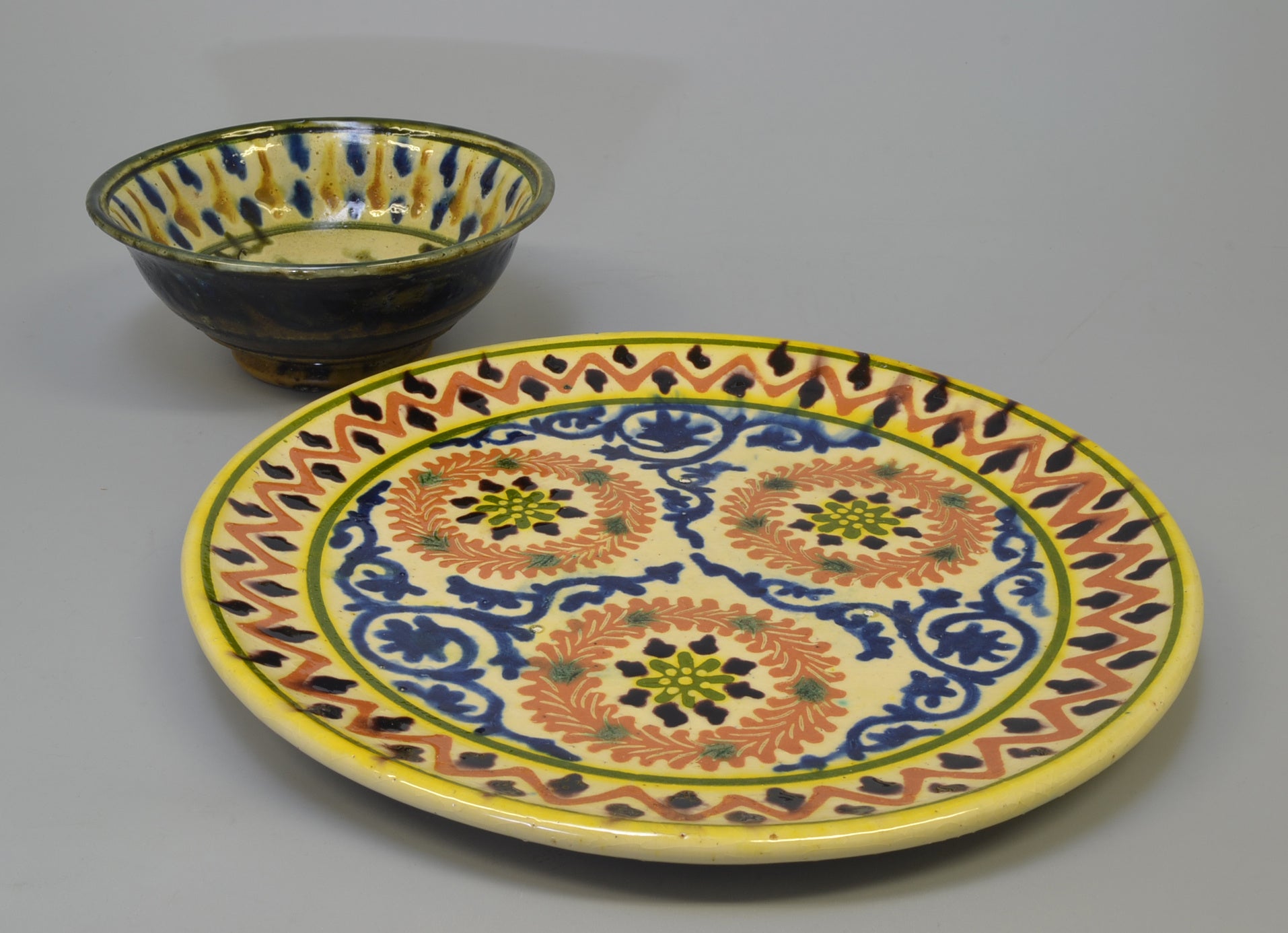 ウズベキスタンの陶器　ギジュドゥヴァン窯