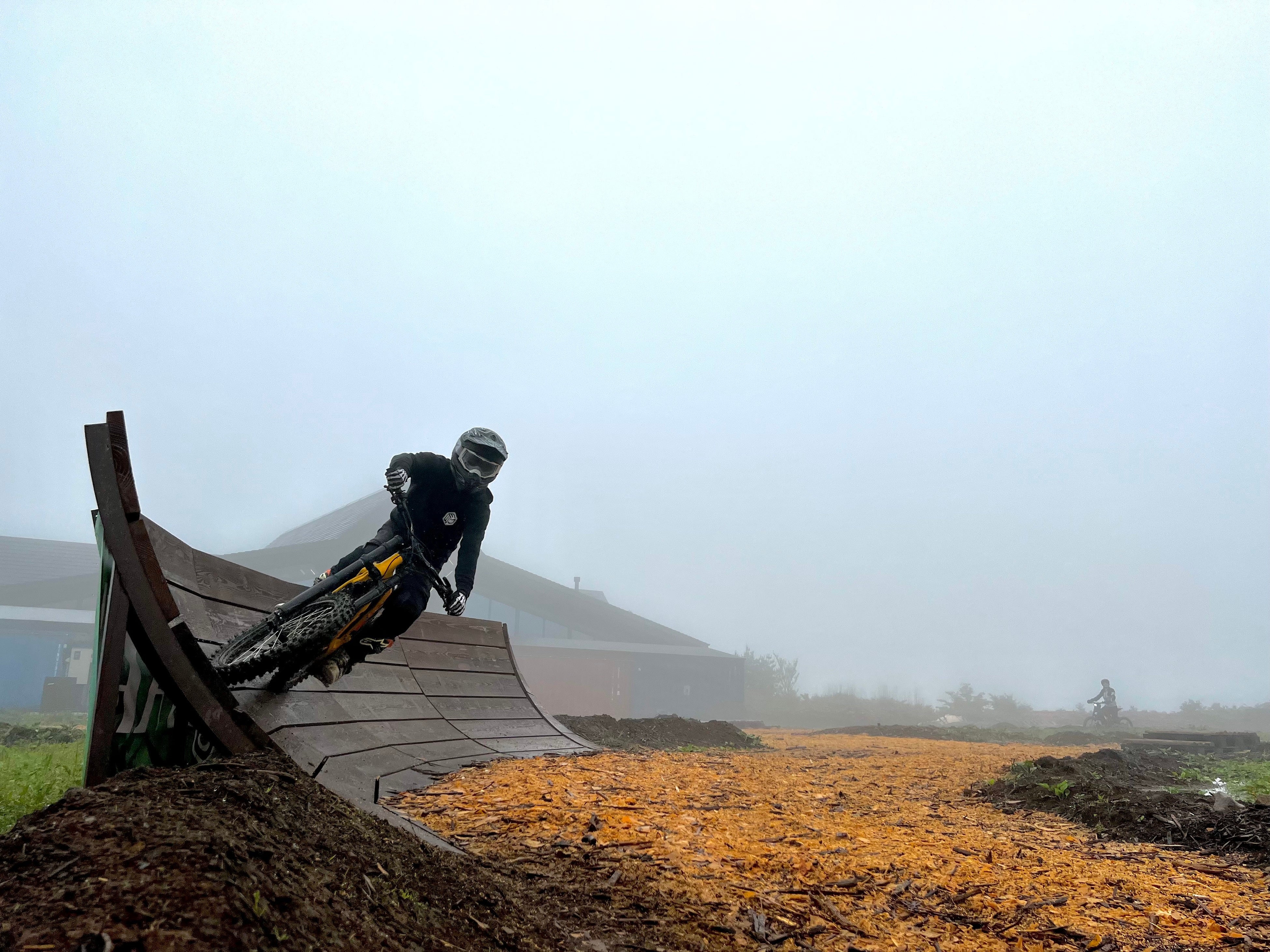 コーナーバンクス