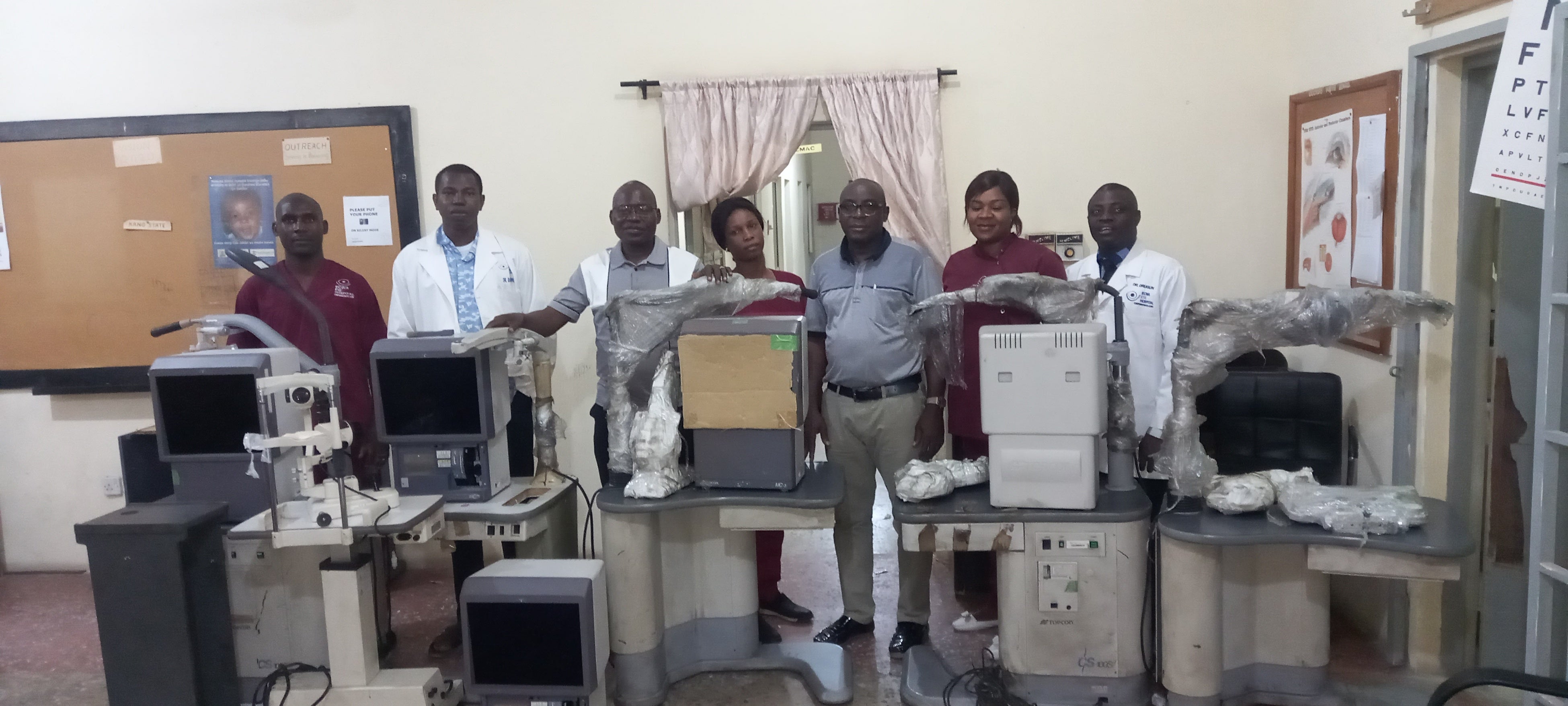 寄贈した眼鏡機器