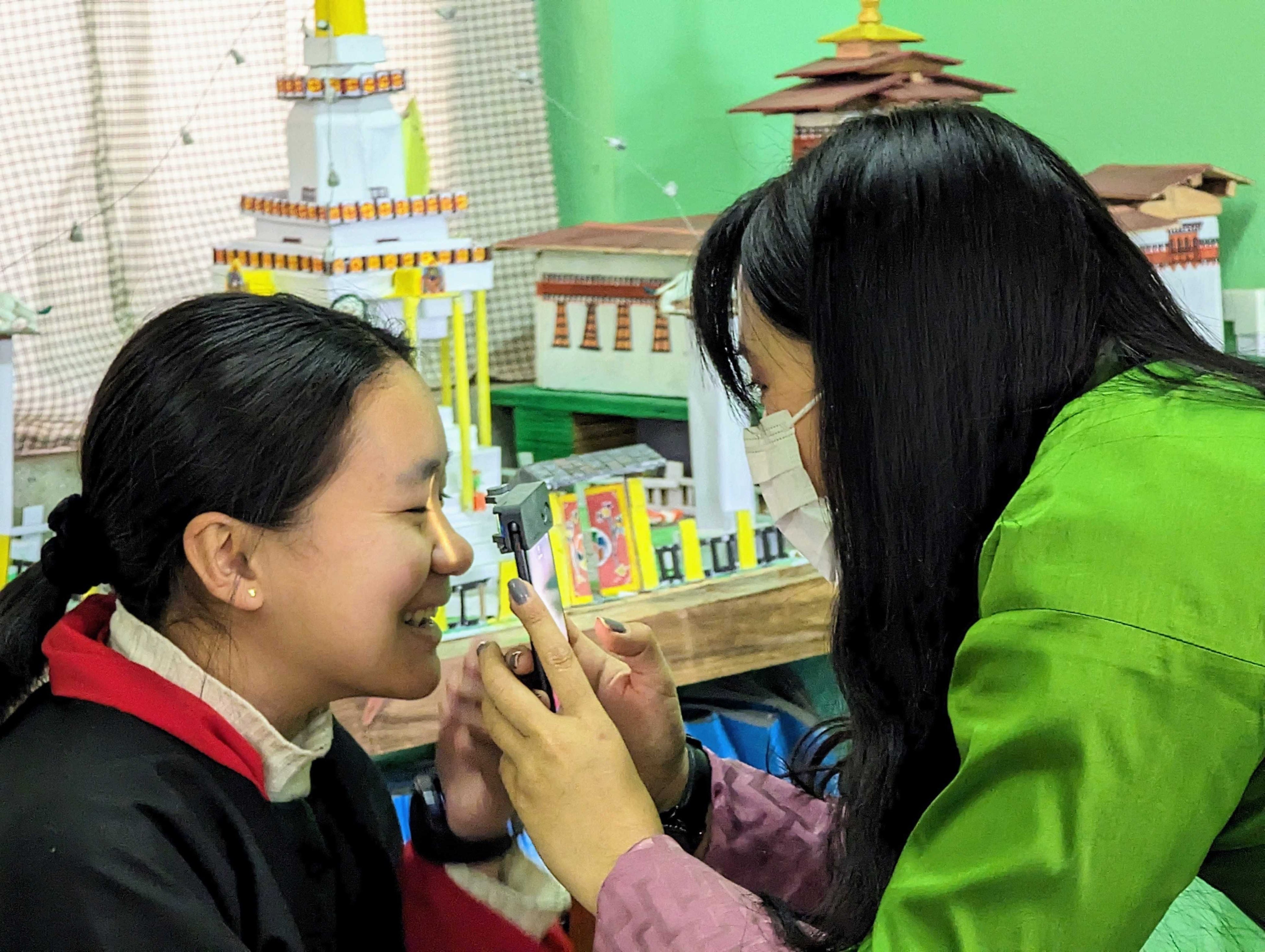 ブータンにおけるSECを使った学校検診プレ実証