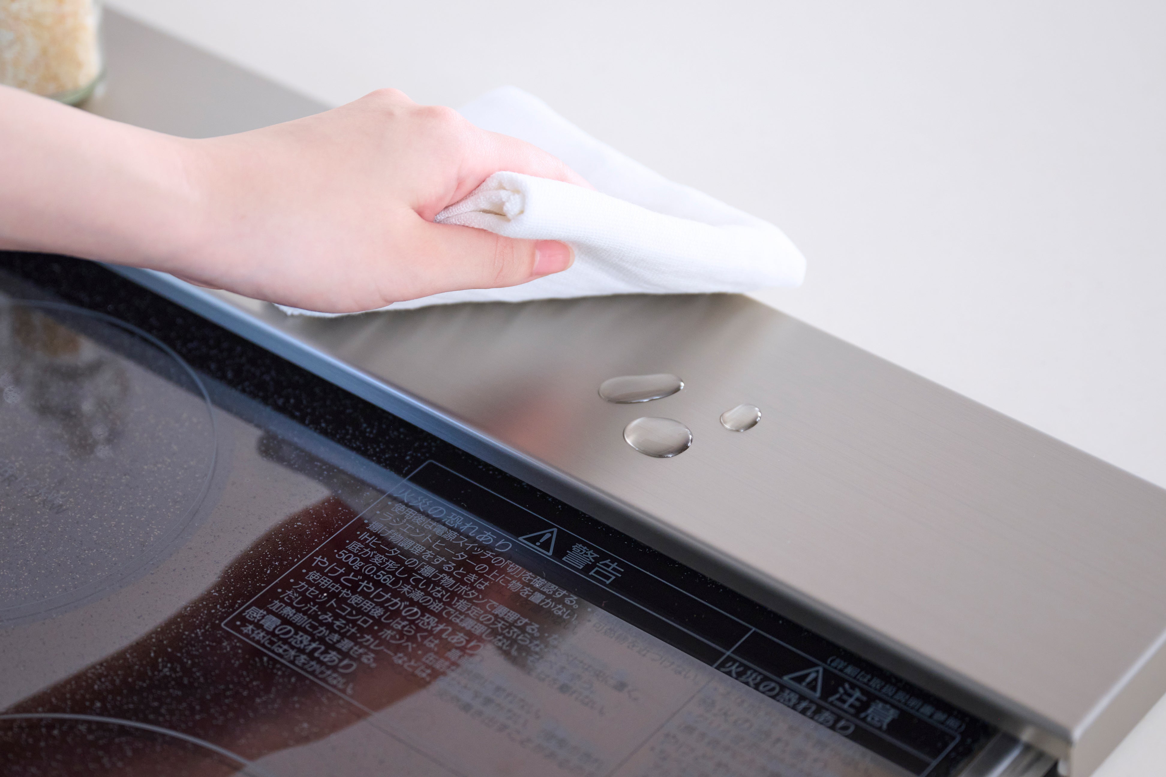 耐指紋コーティングで簡単お手入れ
