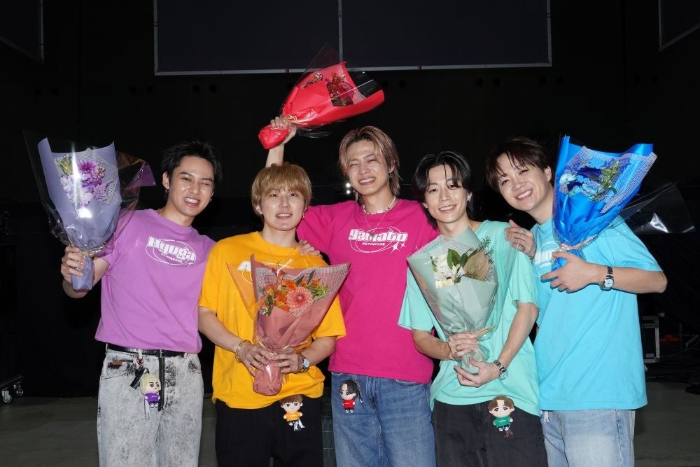 コムドット初の全国ツアー『NO PREPARE ― First Trip ―』6都市11公演で