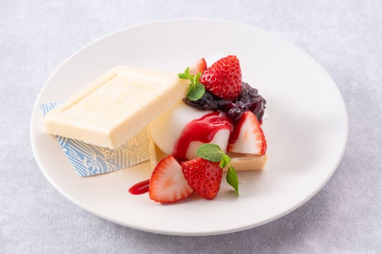 なくなり次第終了!ふわふわ食感「生雪見だいふく」とのコラボデザート「生雪見だいふくと苺の最中仕立て~黒蜜添え~」をランチタイムに期間限定でご提供 / ロッテシティホテル錦糸町 なくなり次第終了!ふわふわ食感「生雪見だいふく」とのコラボデザート「生雪見だいふくと苺の最中仕立て~黒蜜添え~」をランチタイムに期間限定でご提供 / ロッテシティホテル錦糸町