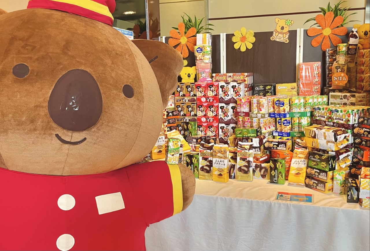 お菓子ガチャ景品（お菓子のラインナップは変更になる場合がございます）