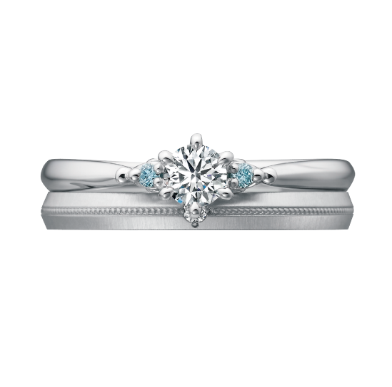 【Coming to You】のエンゲージリングと相性良く重ね着けいただけます。