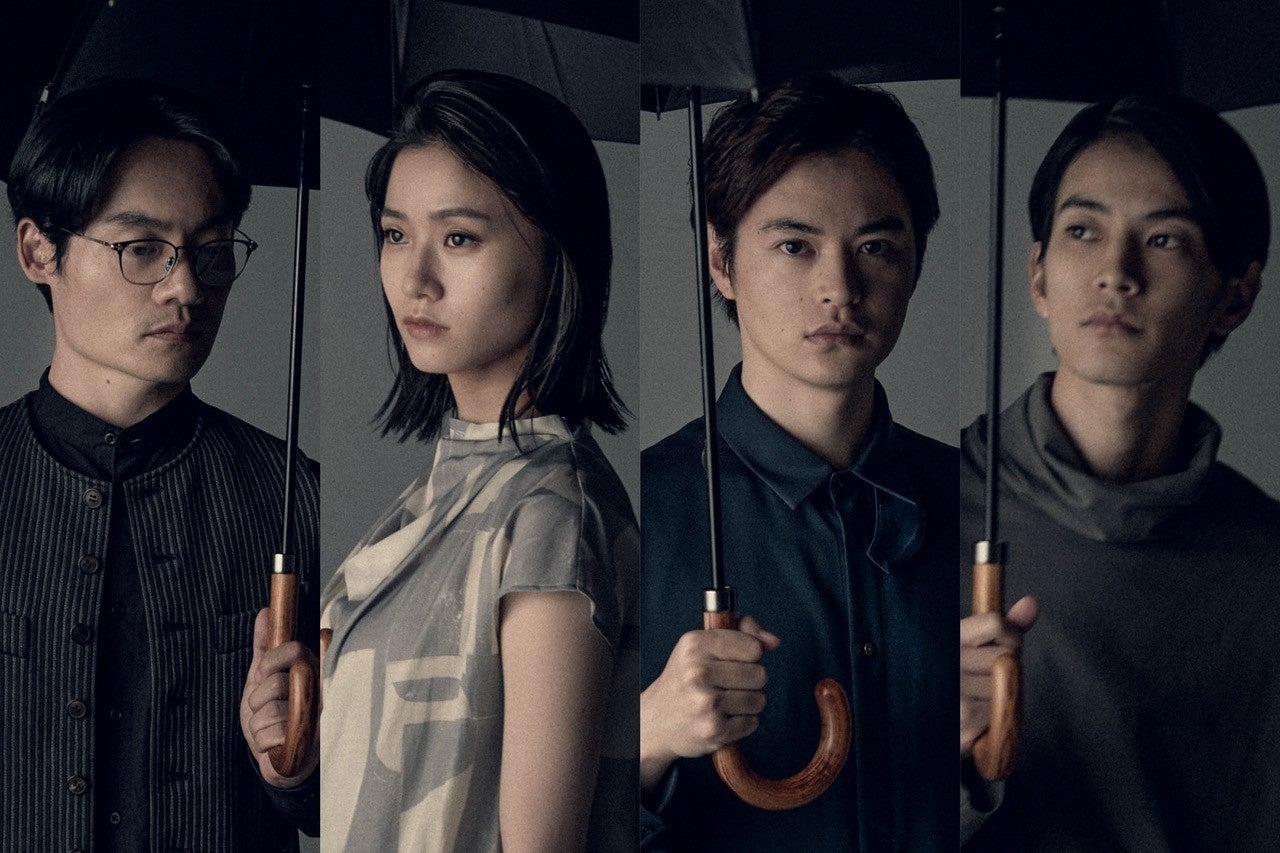 舞台「彼女を笑う人がいても」　撮影：マチェイ・クーチャ