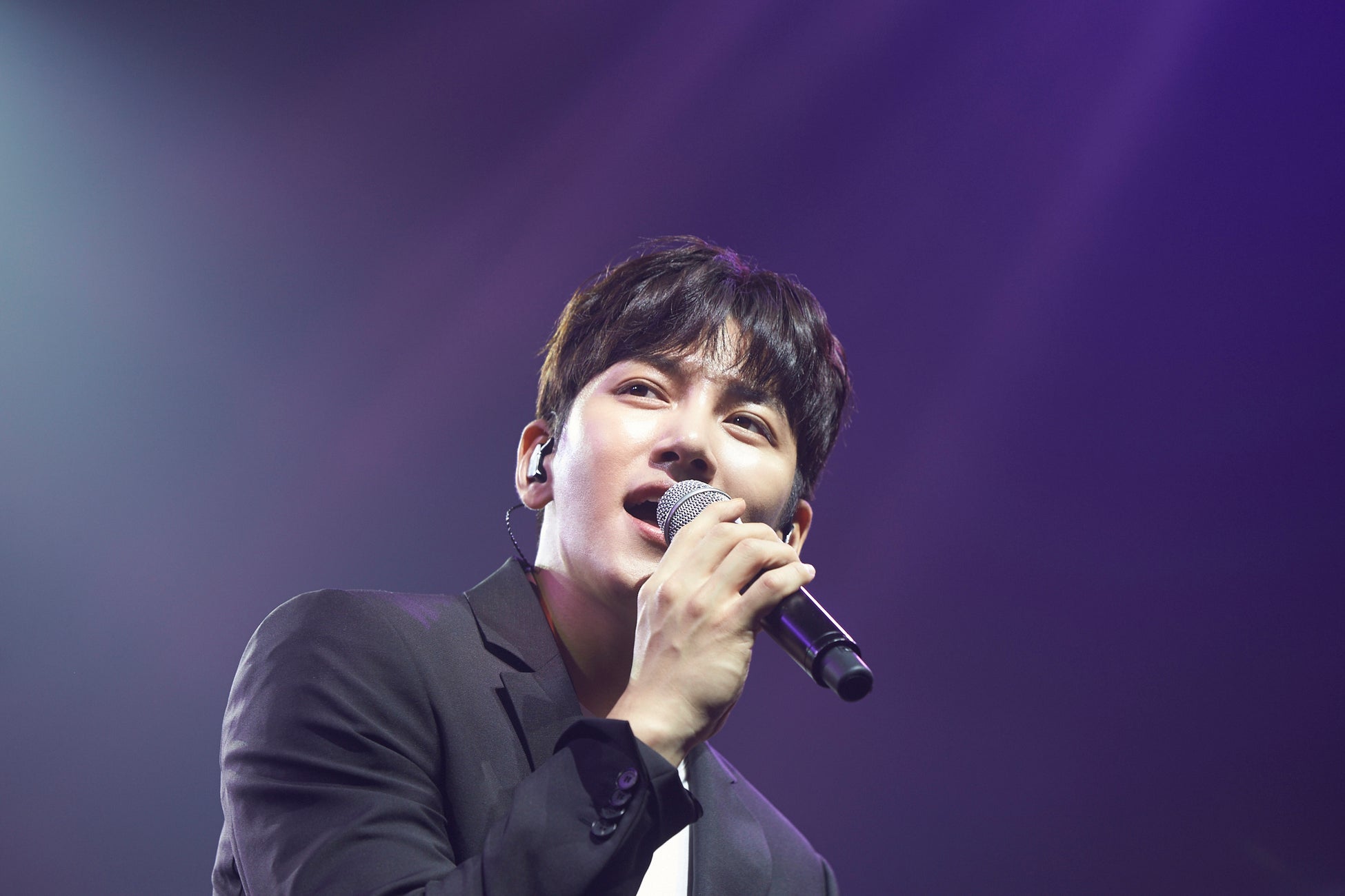 ©Glorious ENTERTAINMENT