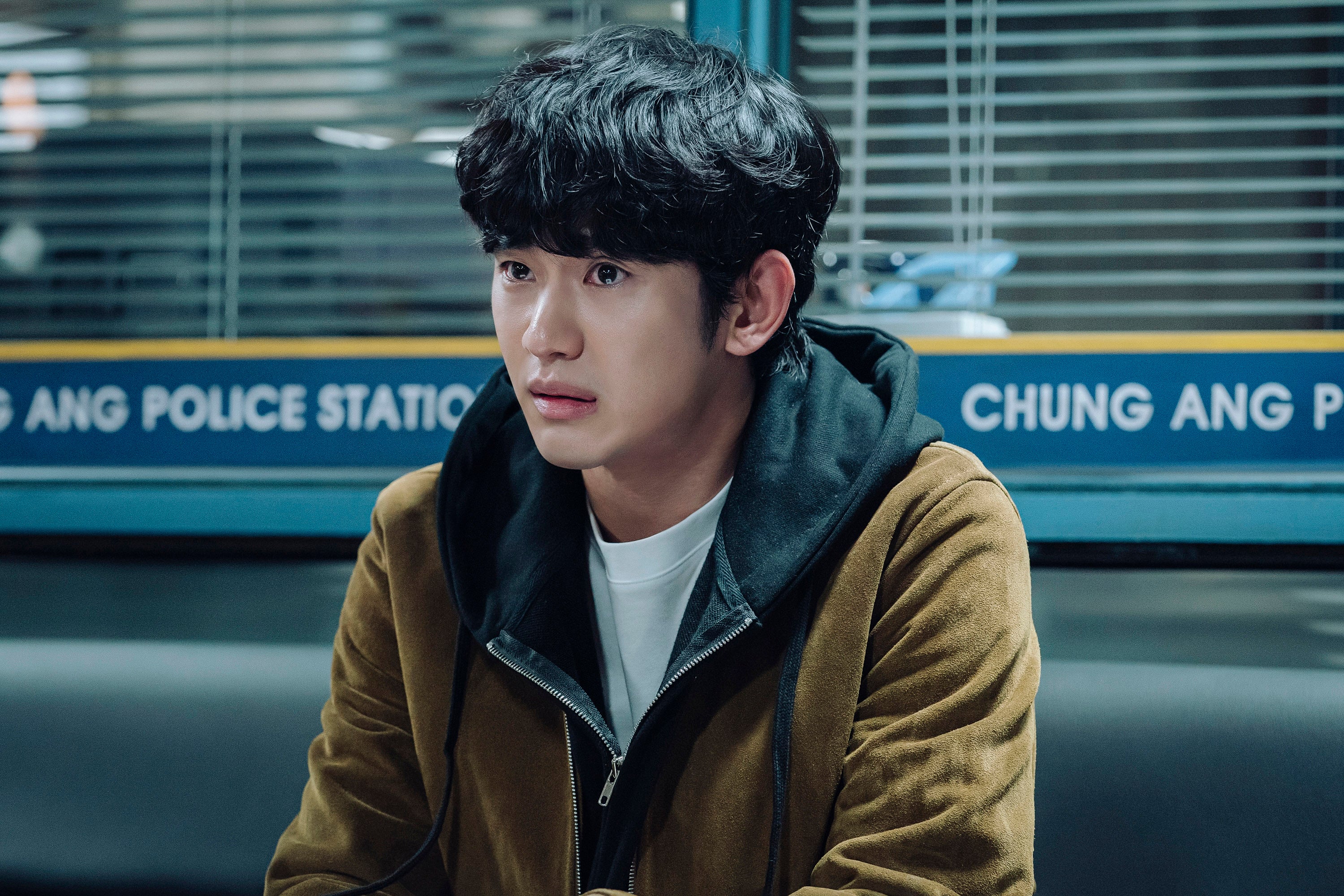 「ある日～真実のベール」© 2021. Chorokbaem Media ／ The Studio M. all rights reserved