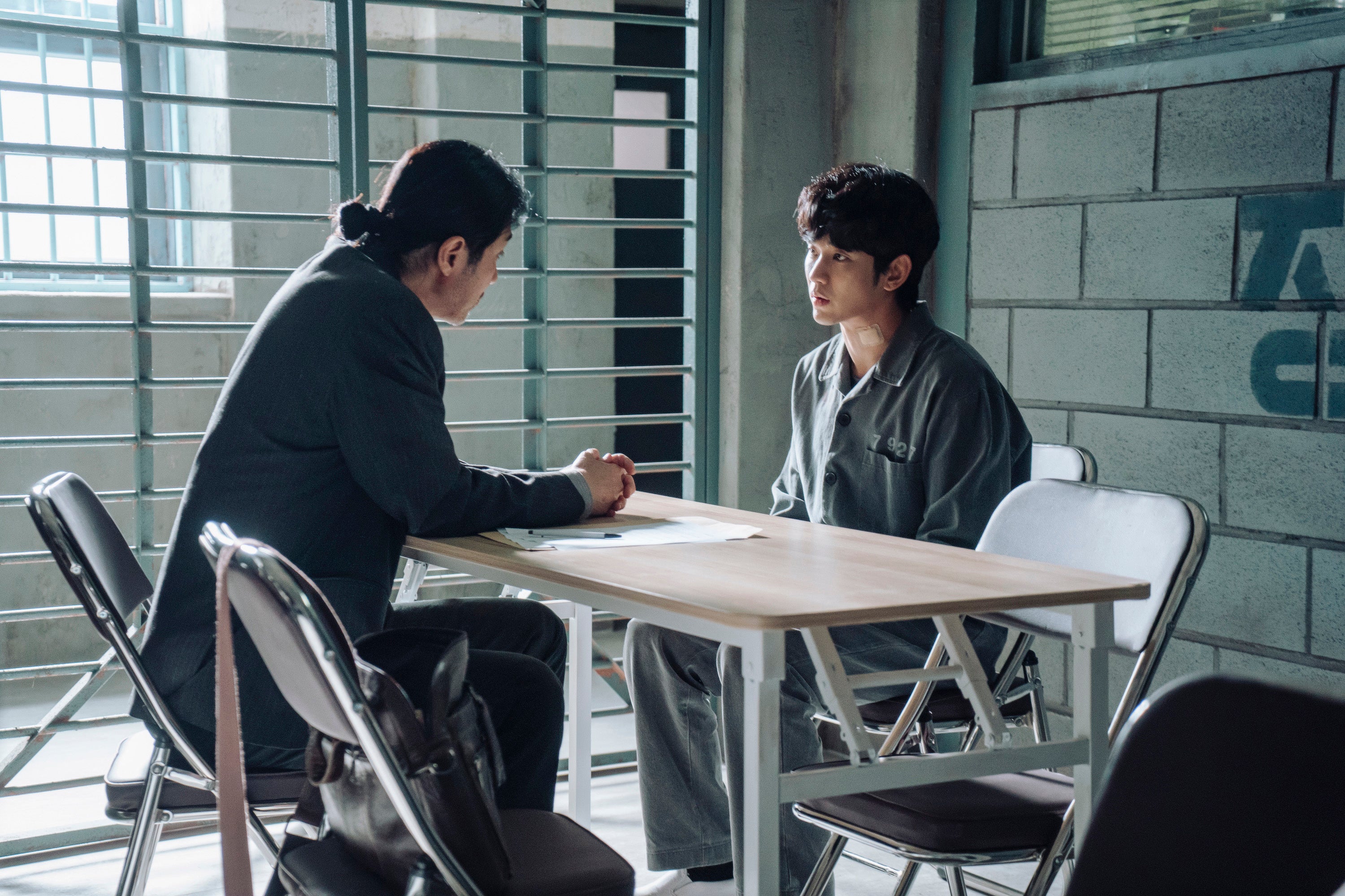 「ある日～真実のベール」© 2021. Chorokbaem Media ／ The Studio M. all rights reserved