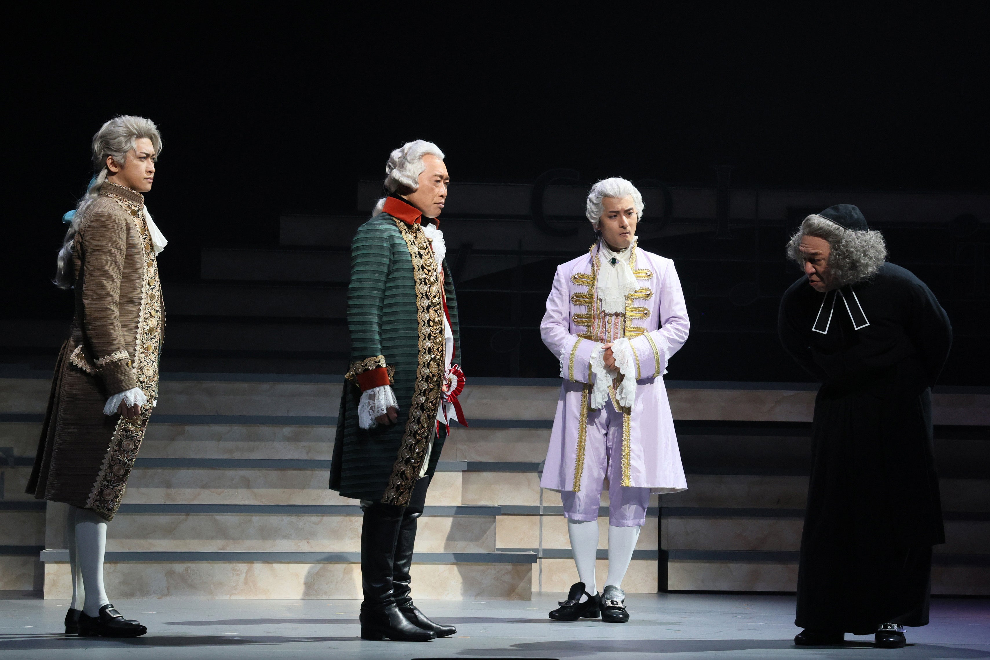 写真提供：東宝演劇部