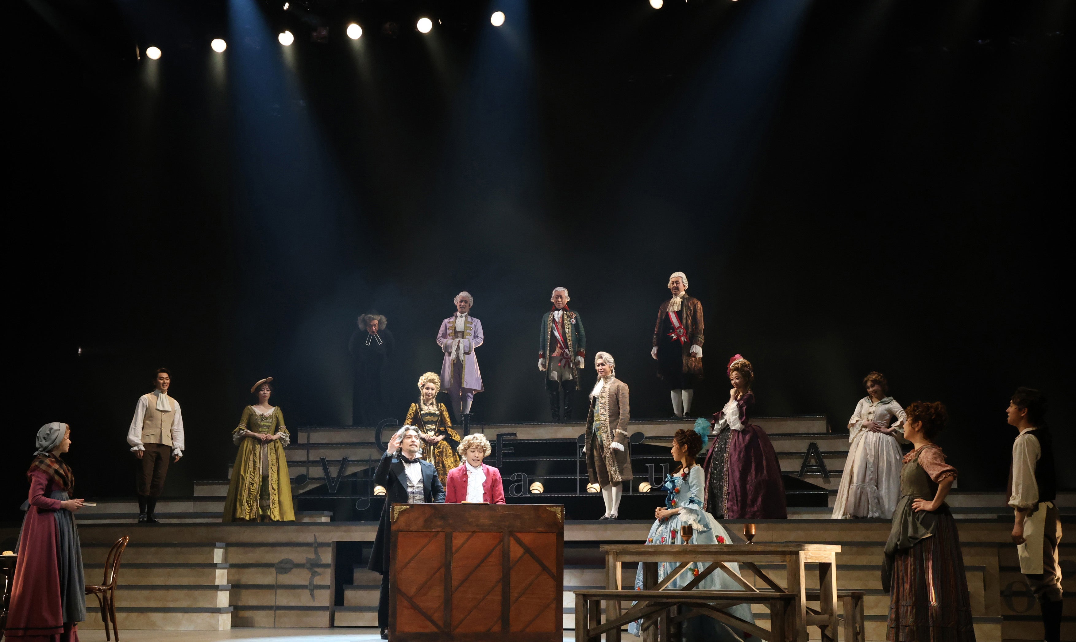 写真提供：東宝演劇部