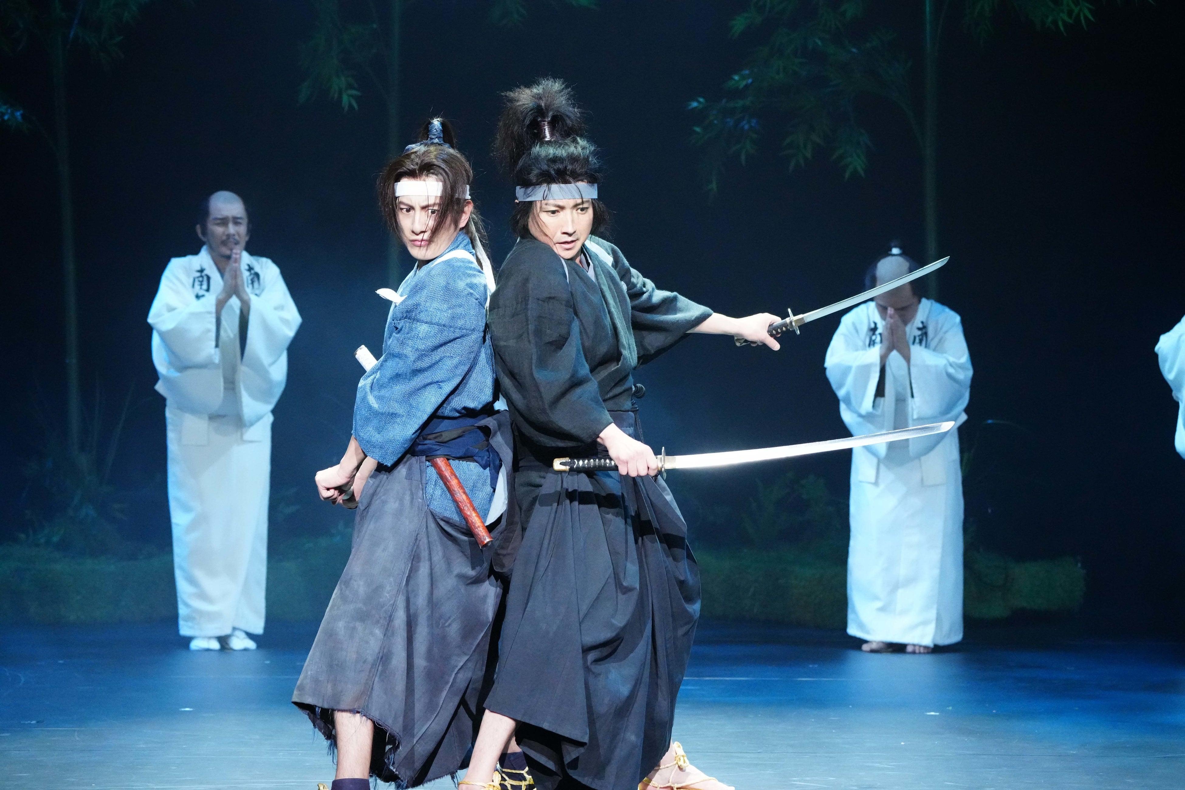 【蜷川幸雄演出•井上ひさし脚本】舞台ムサシ 特別版〈2枚組〉DVD Amazon.co.jp: ムサシ [DVD] : 藤原竜也, 小栗旬, 鈴木杏, 辻萬