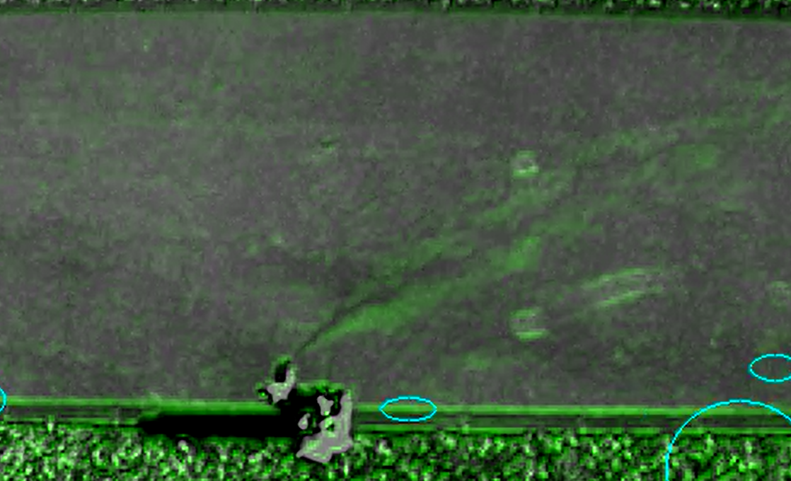 右図：画像処理にてガスを強調した様子