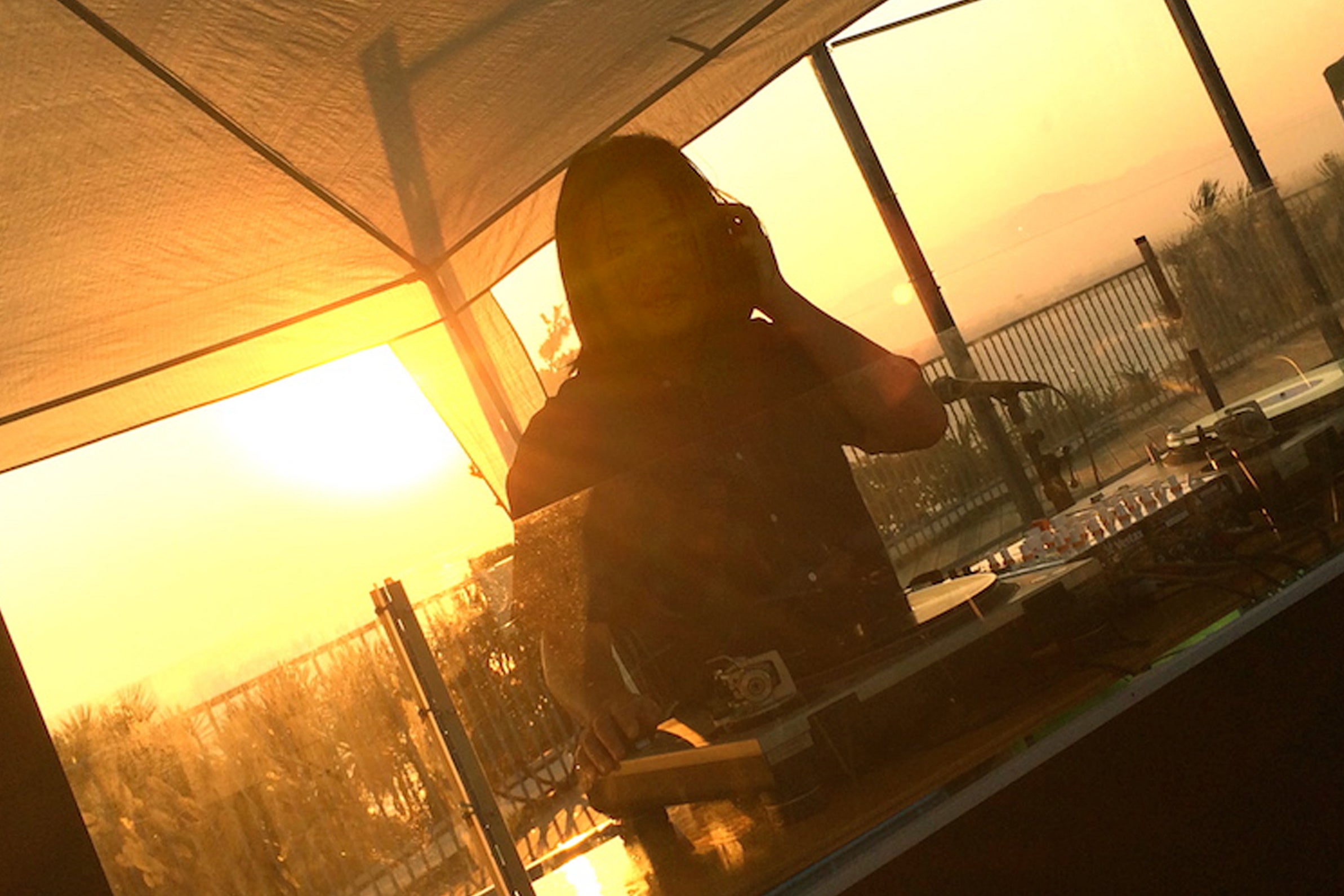 橋本 徹（SUBURBIA）