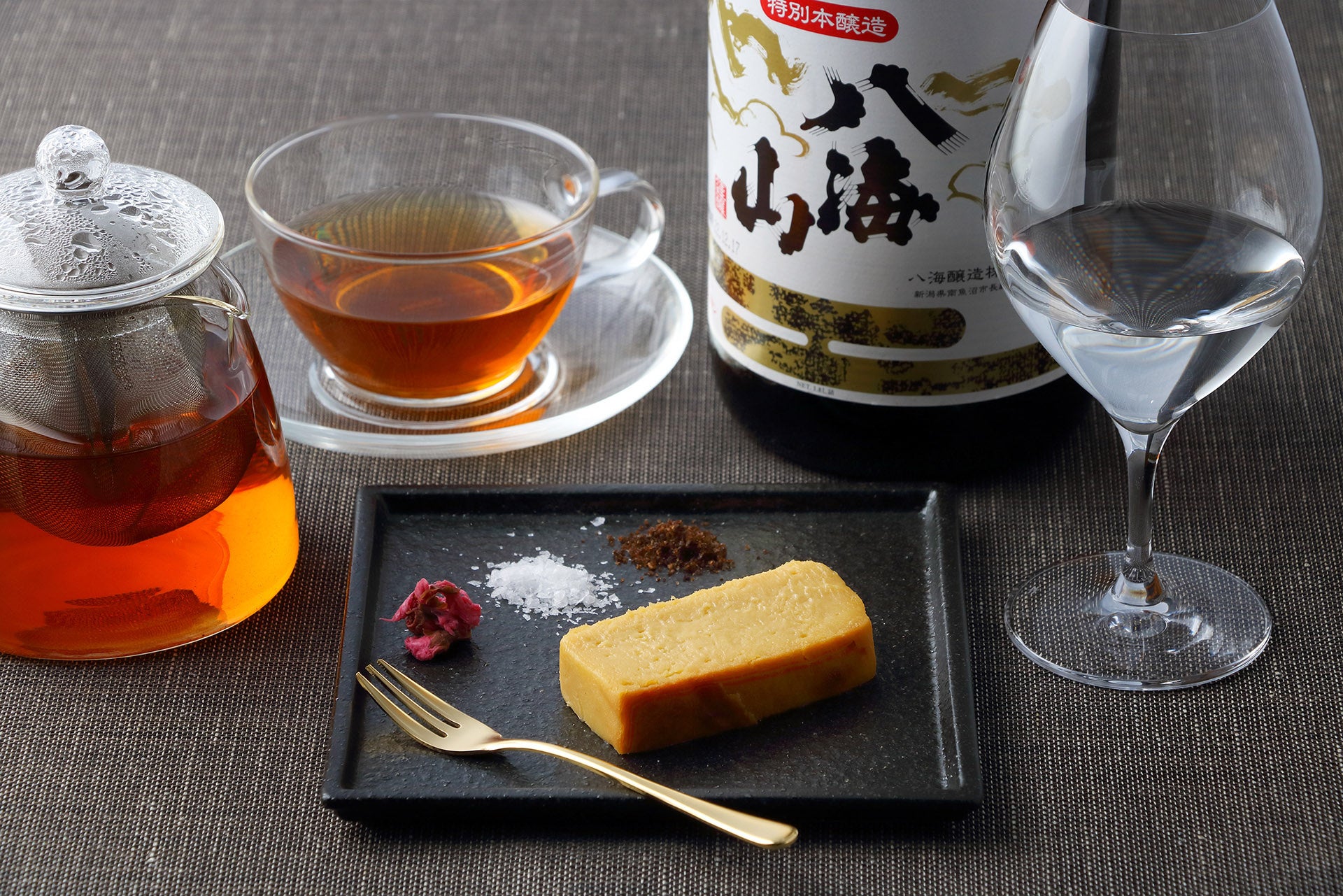 酒粕チーズケーキ      日本酒またはほうじ茶とのペアリング 