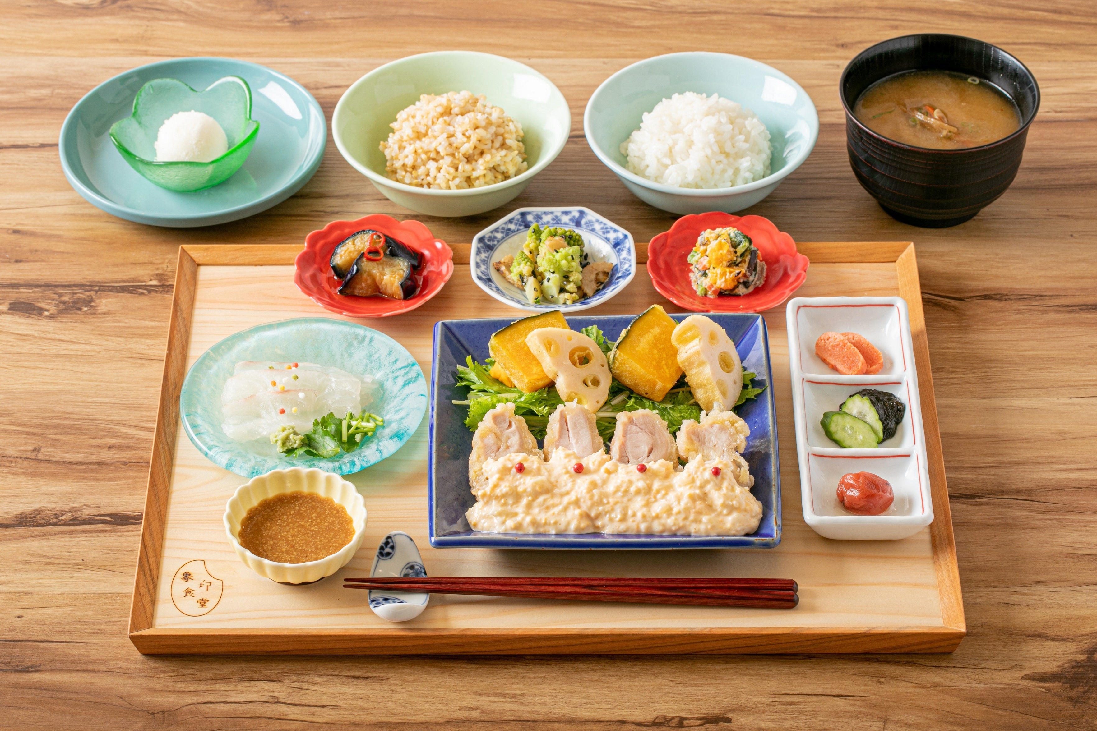 「象印御膳」（写真の主菜は、旬）