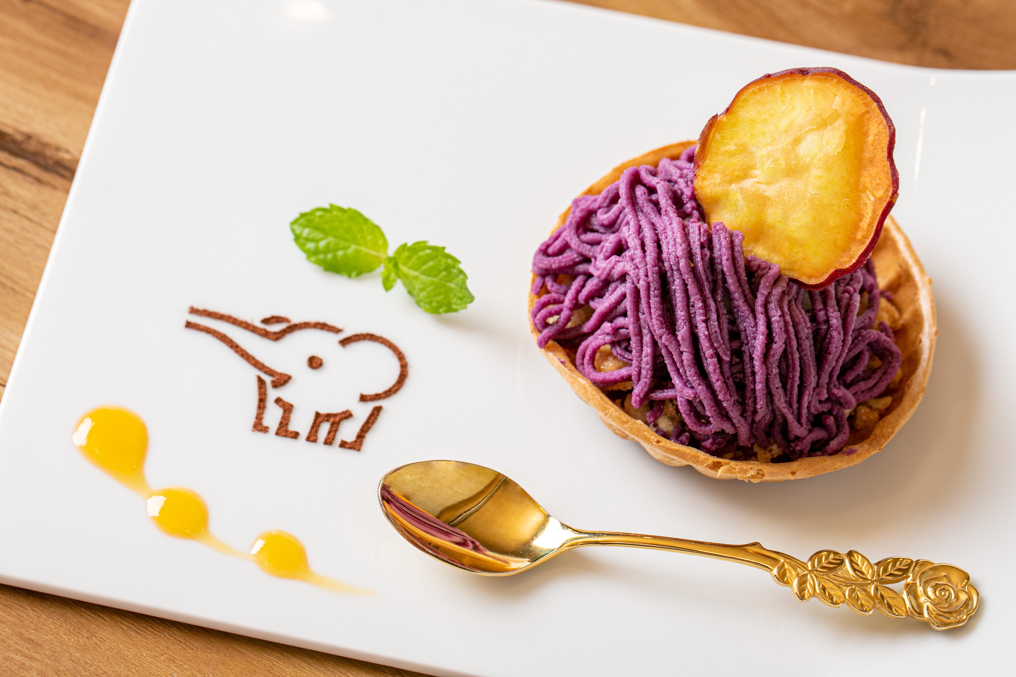 「ぞうさんデザート」 お米アイスの紅いもモンブラン～あずきのクランブル～