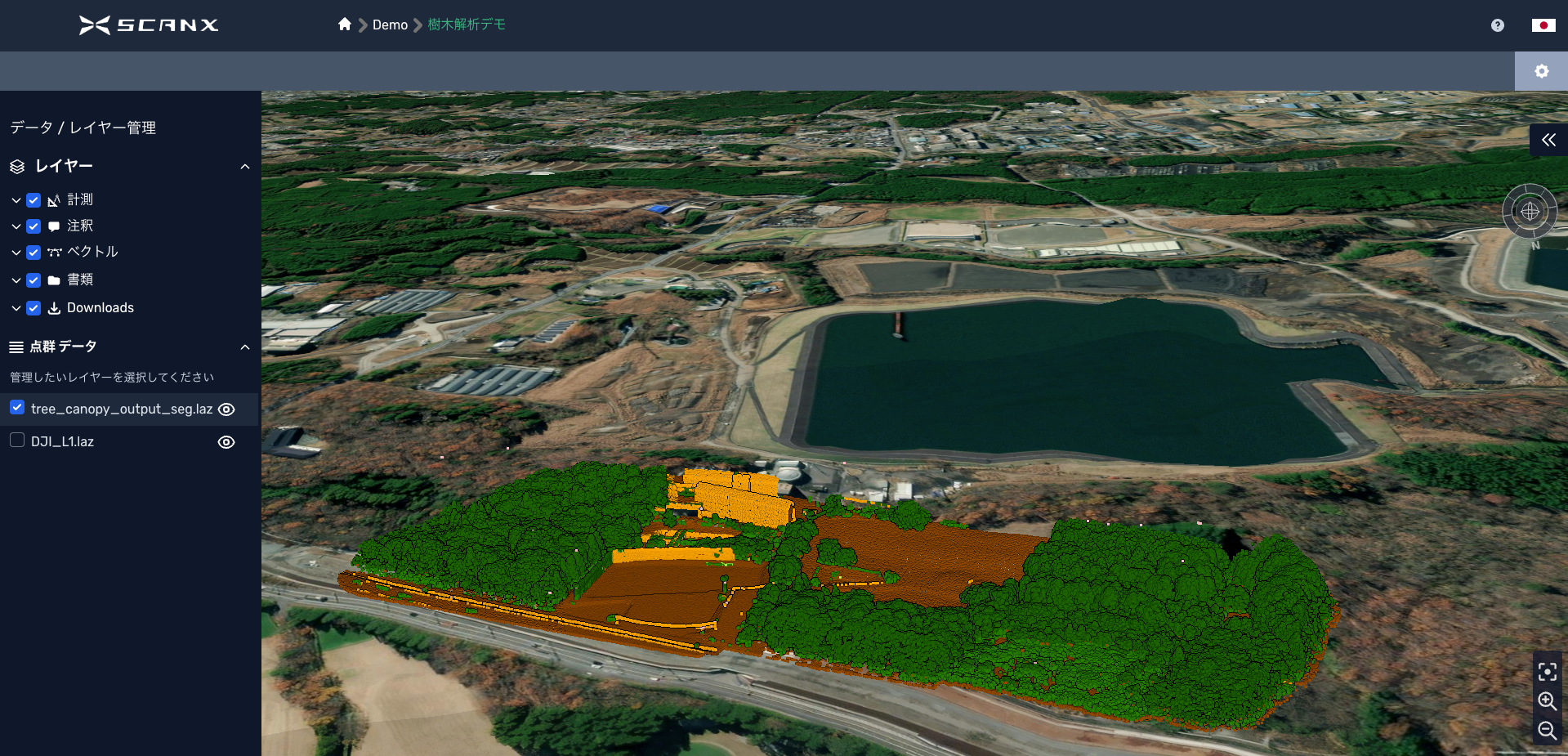 ScanXで自動分類した点群データ［緑：植生　オレンジ：人工構造物］
