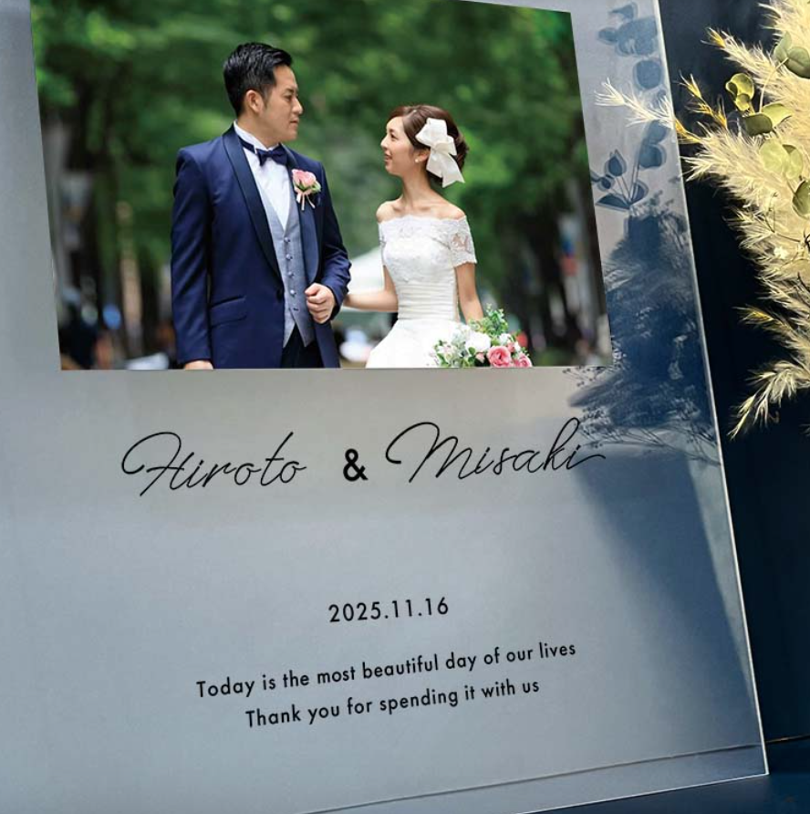 アクリルウェルカムボード 二人の写真を入れられるアクリル素材のウェルカムボードが新登場 株式会社エーキューブのプレスリリース