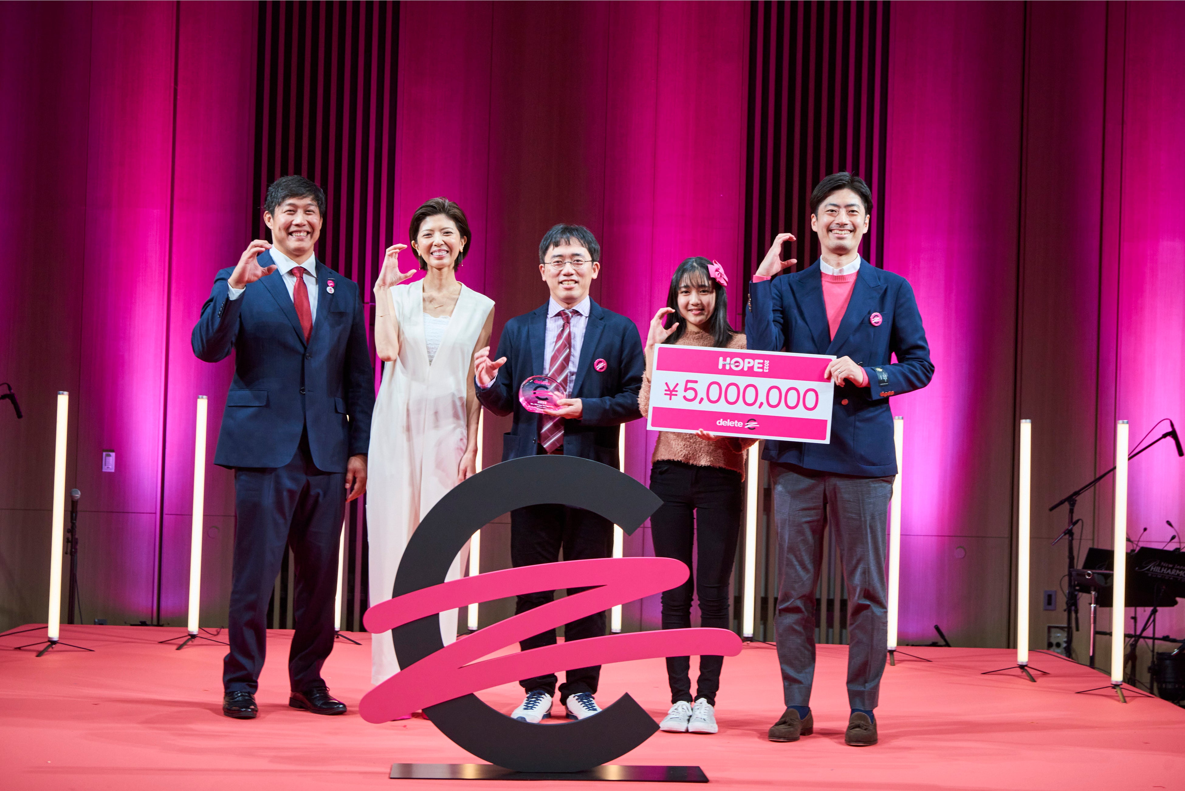 左から 栗原大介さん　宮地真緒さん　谷口浩也さん 櫛田ひなのさん　deleteC代表理事 小国士朗