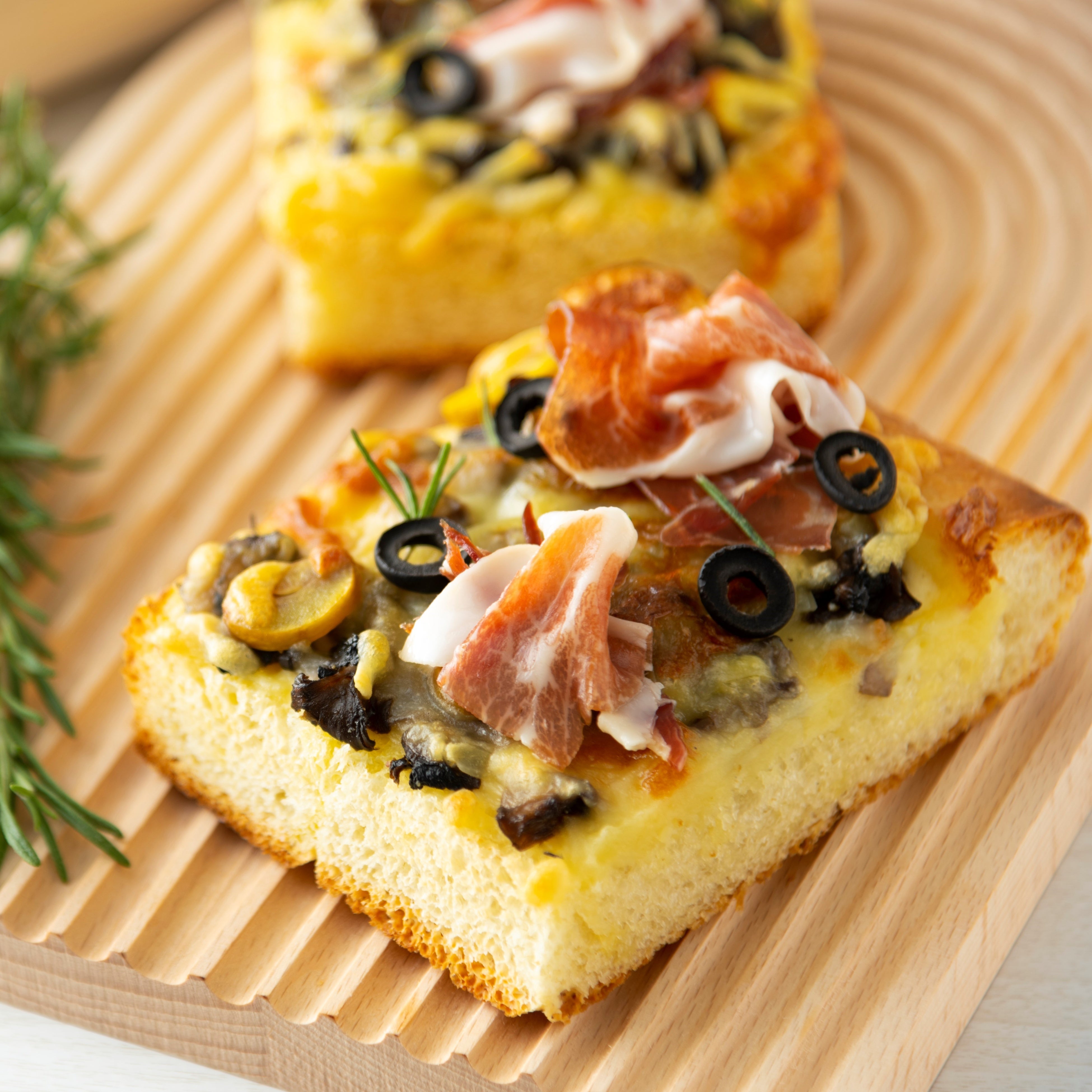 生ハムときのこのピザブレッド