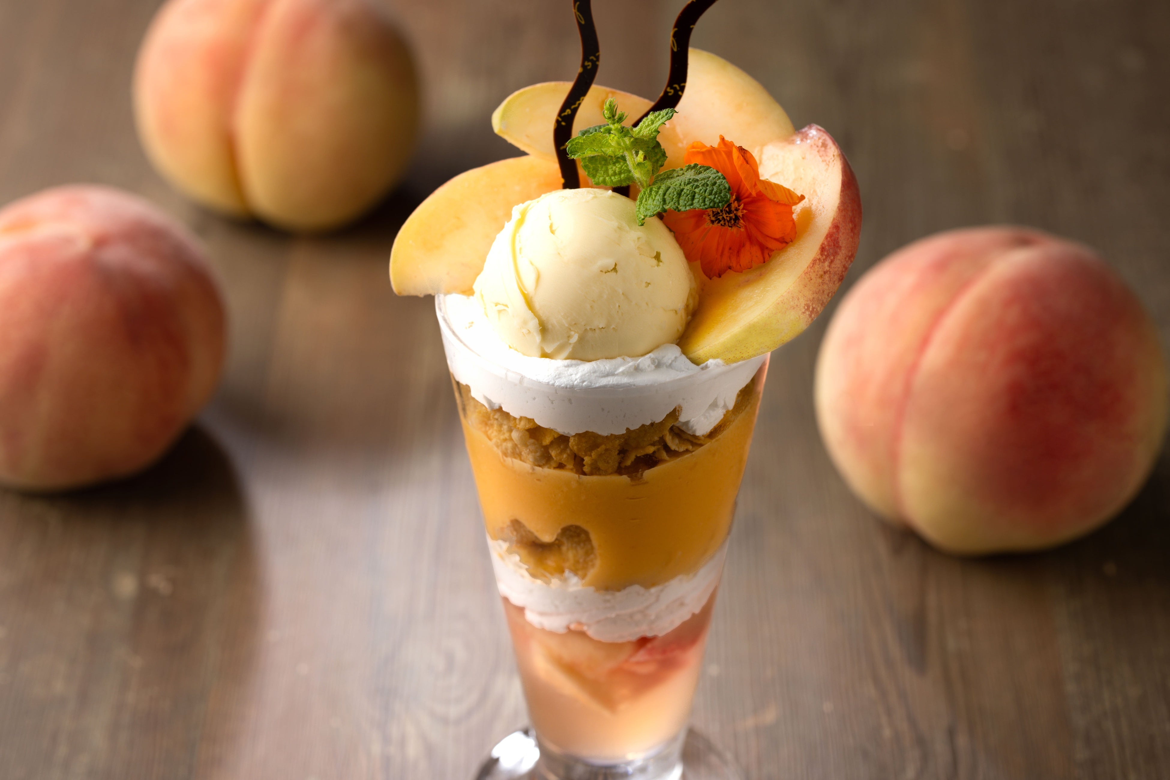 「白桃パフェ」イメージ