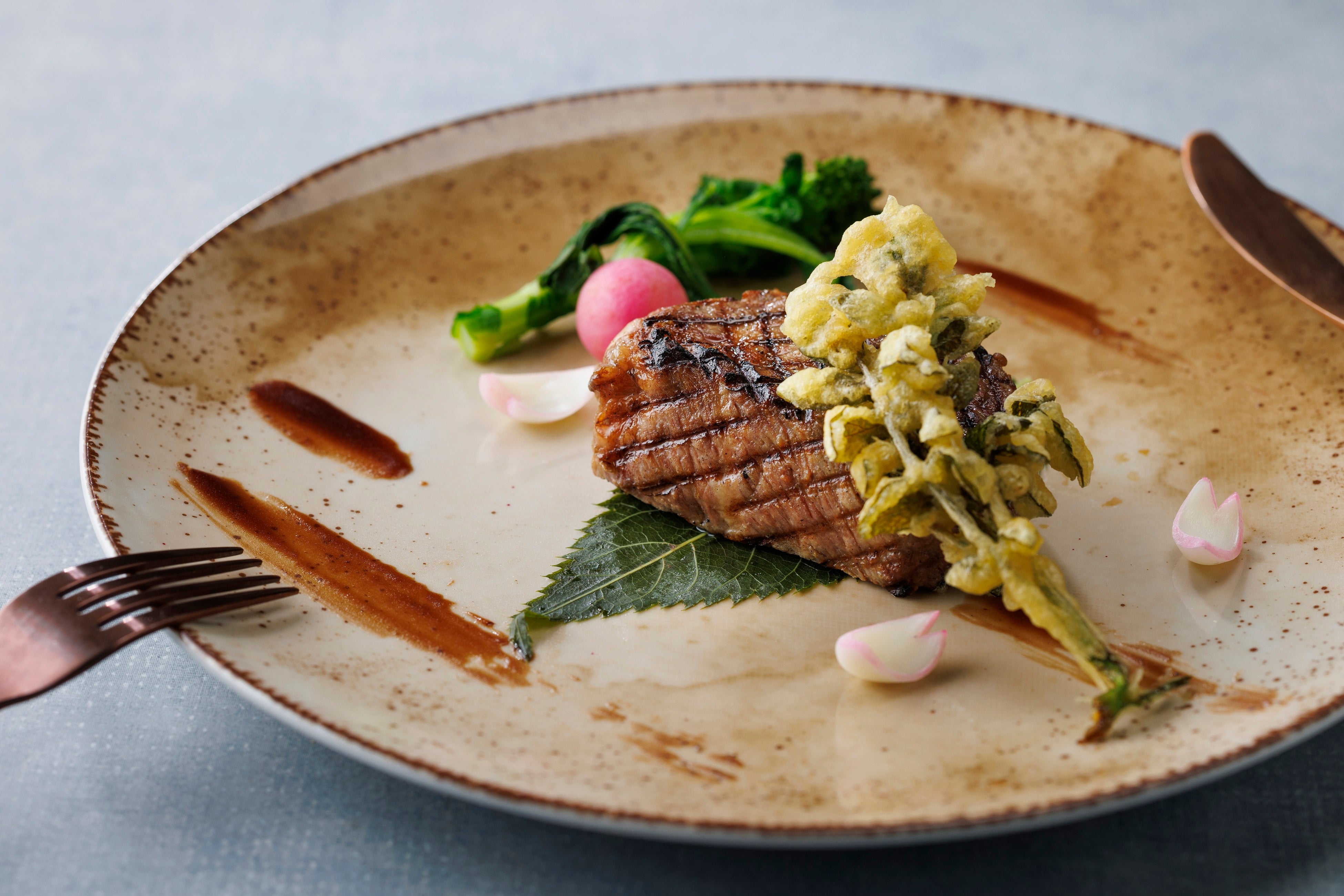 お肉料理イメージ