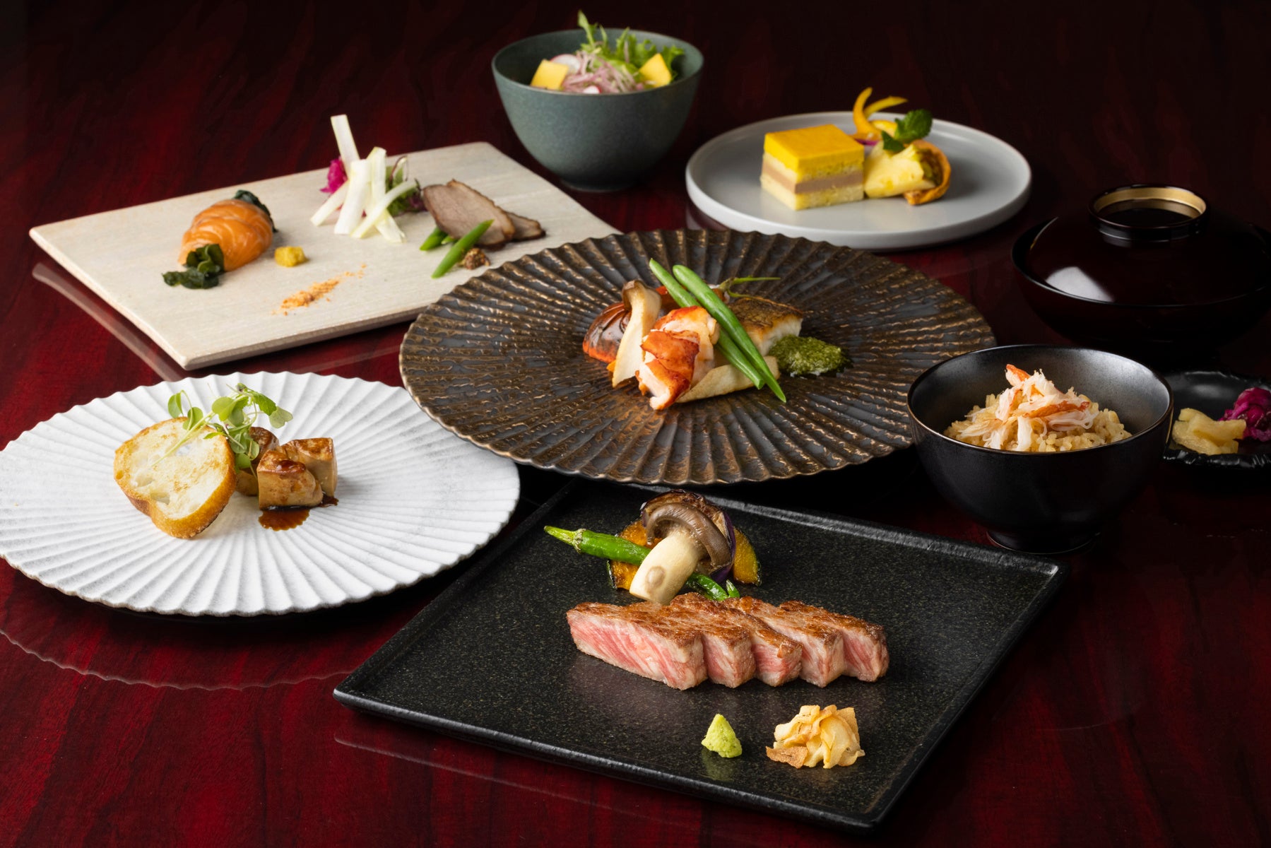 秋の“背徳”肉グルメ!ジュワっとバターと肉汁あふれる食欲刺激メニュー新登場。