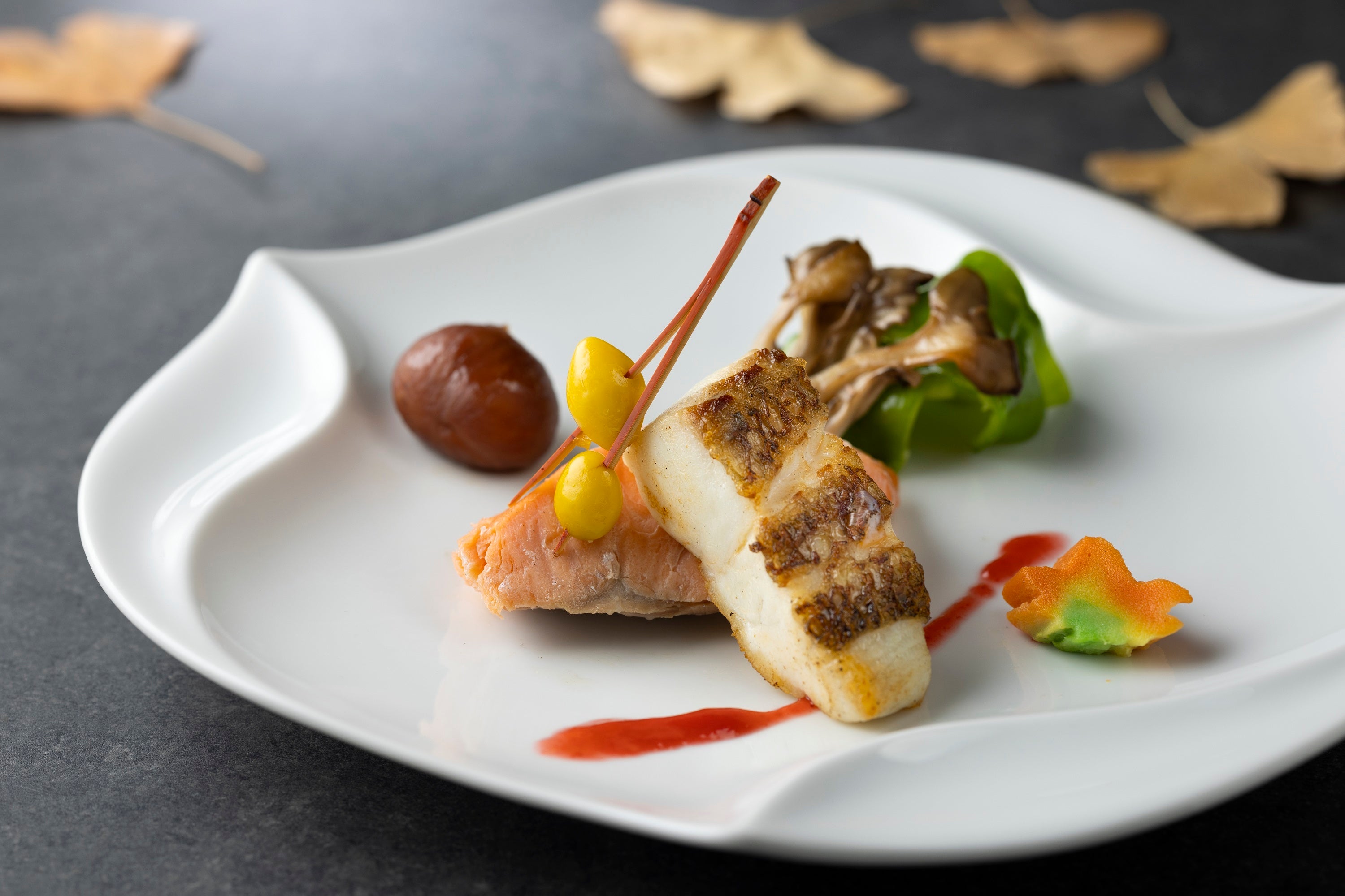 紅白のお祝い サーモンと鯛のソテー