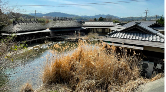 営業休止中の「やな場」