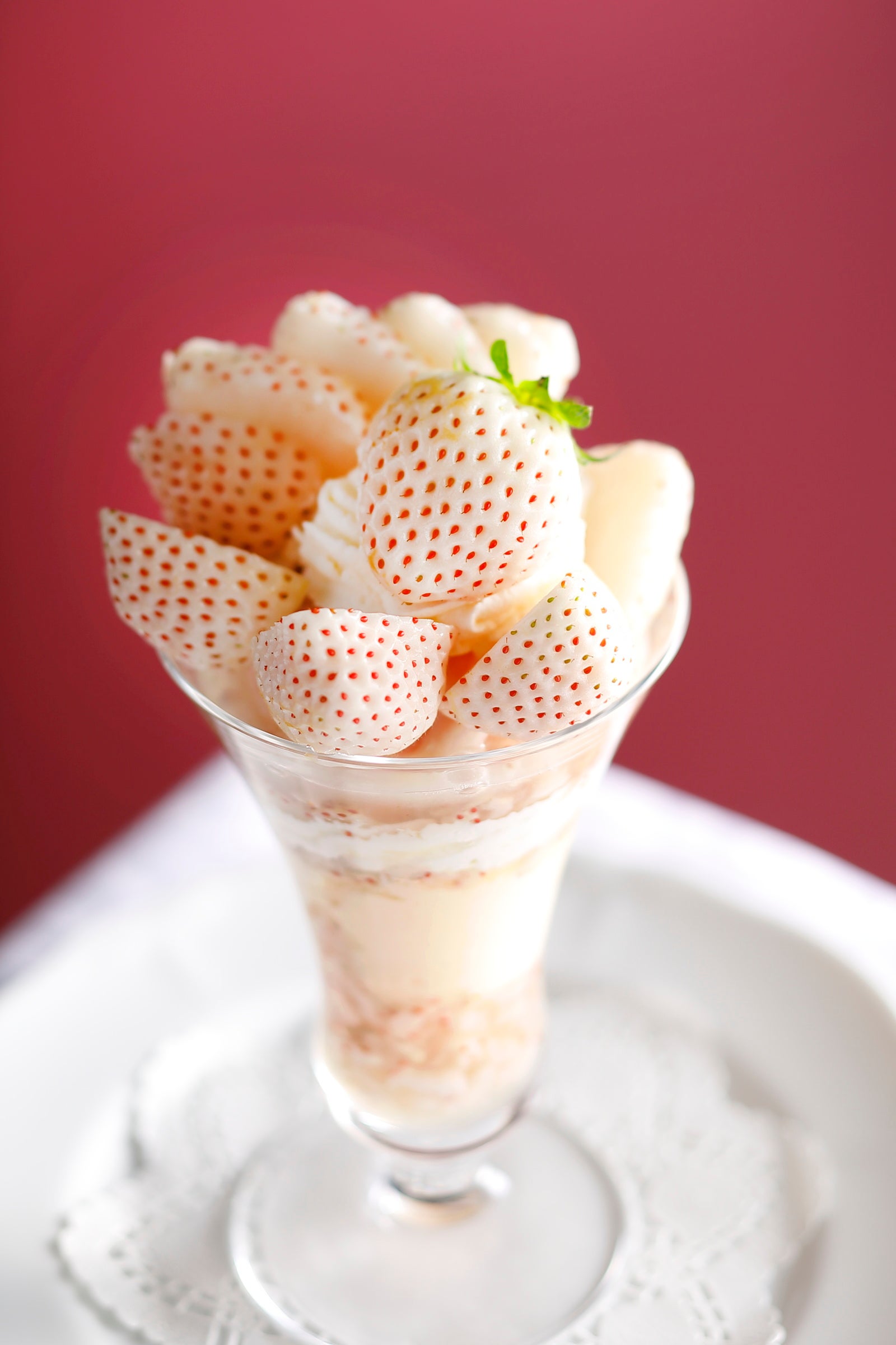 「佐賀県産“天使のいちご”のスペシャルストロベリーパフェ」2,600円（税込）