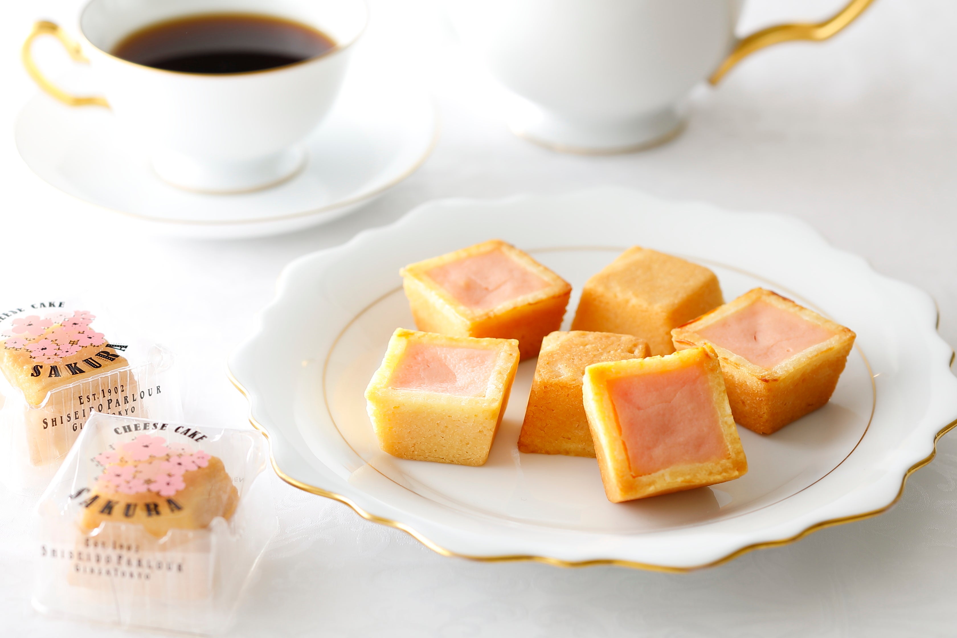 ひと口食べるごとにさくらの香りが口いっぱいに広がり、春の訪れを感じる味わい