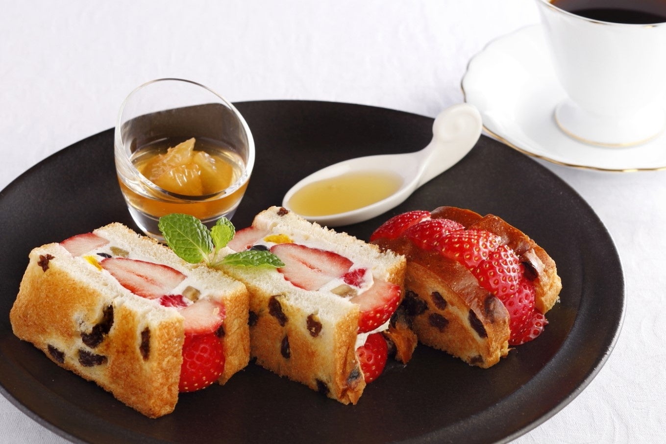 岐阜県 岐阜市産 “濃姫”のフルーツサンドウィッチ