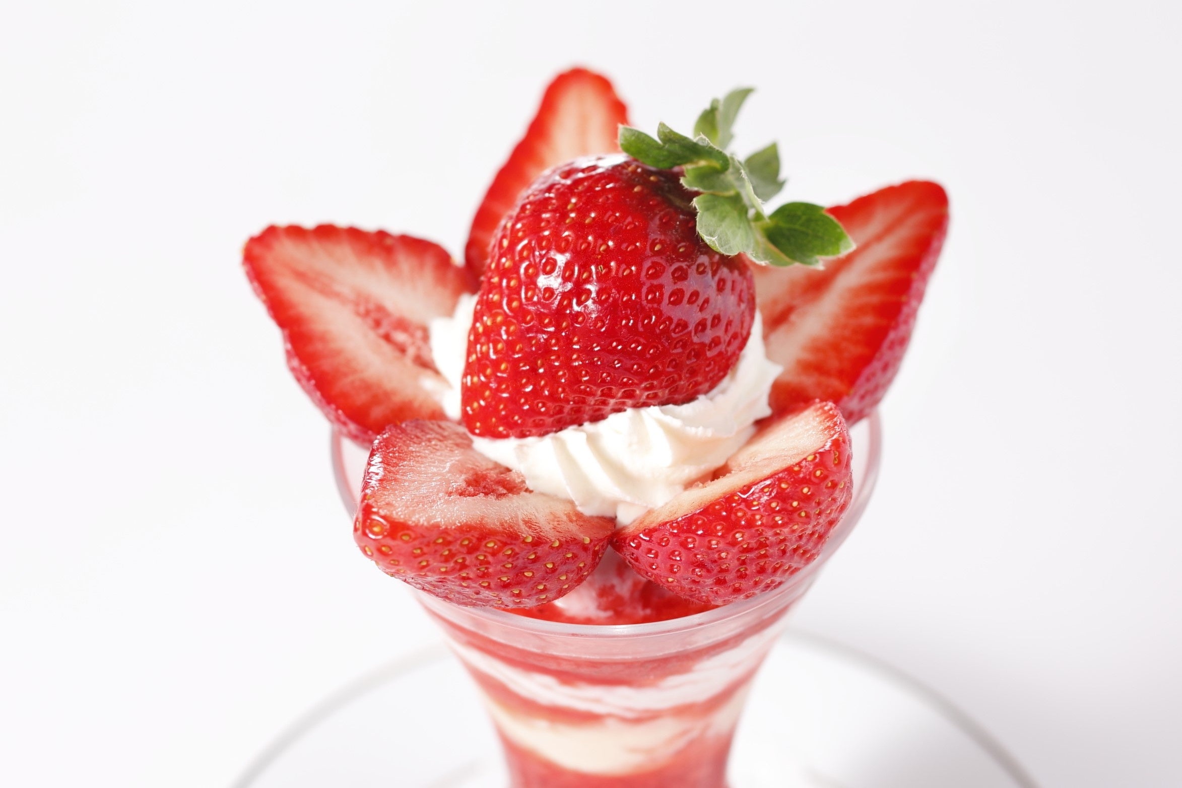 福岡県産苺”あまおうグランデ”のスペシャルパフェ