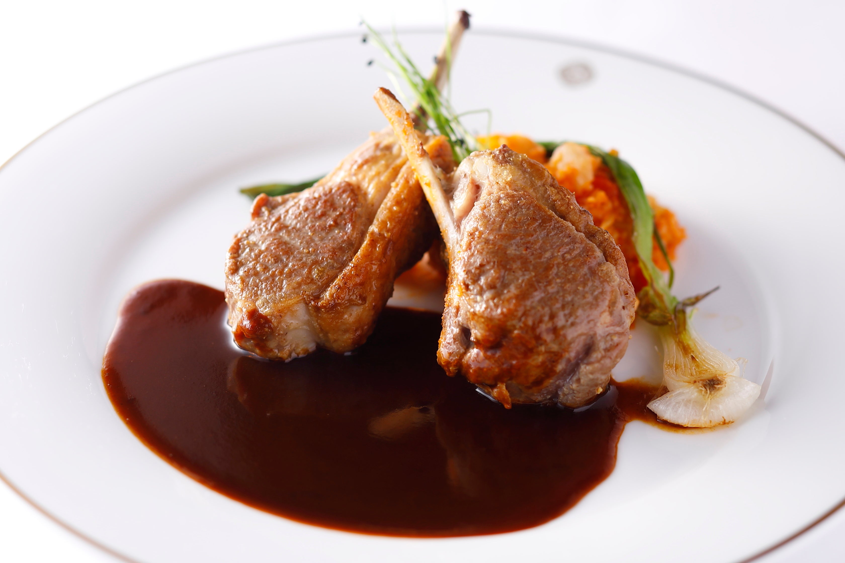 『仔羊のロースト クスクスとポテトのラグー添え』  