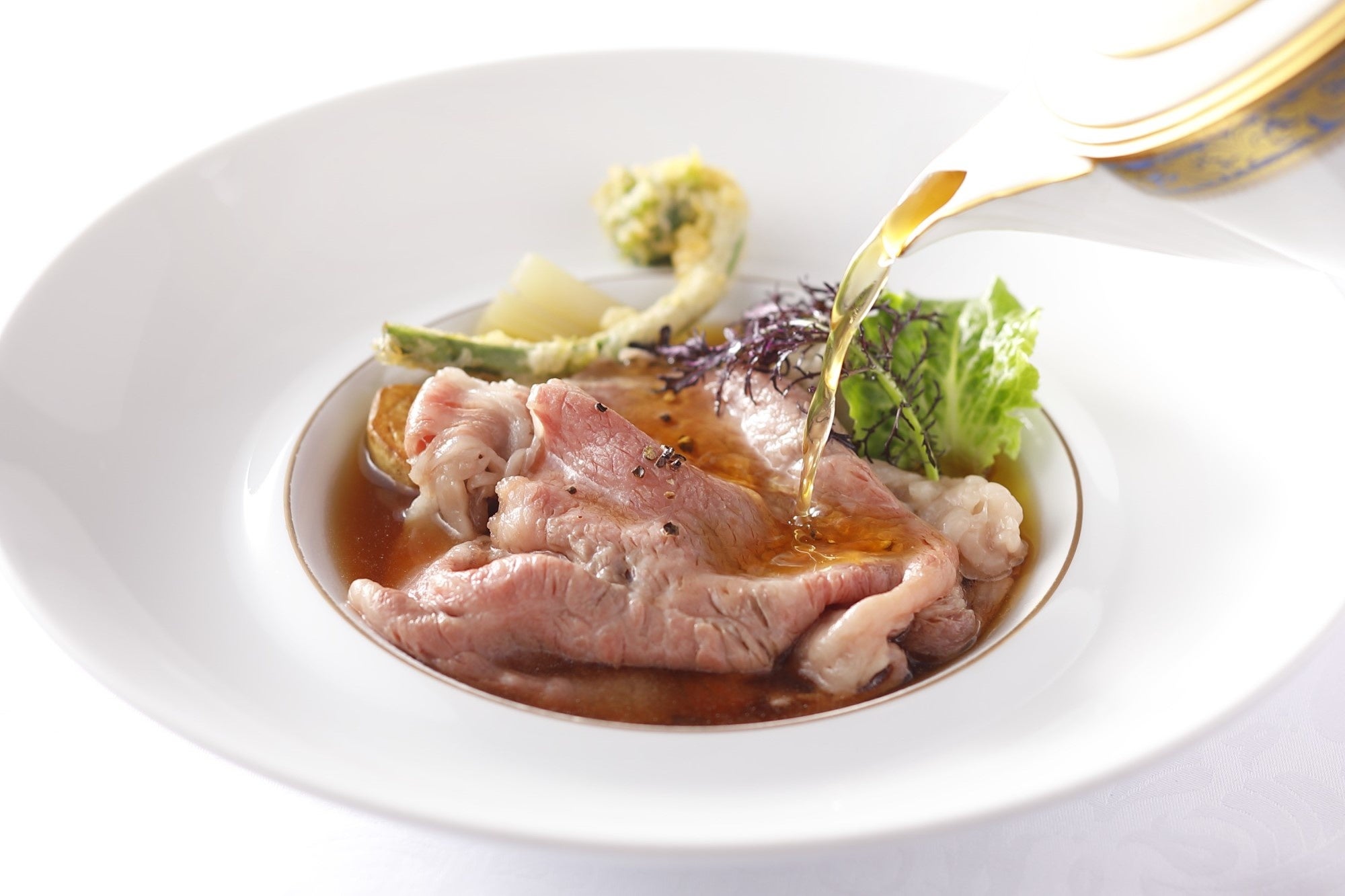 和牛サーロインのエマンセと春野菜　コンソメスープと共に　(＋￥2,000)