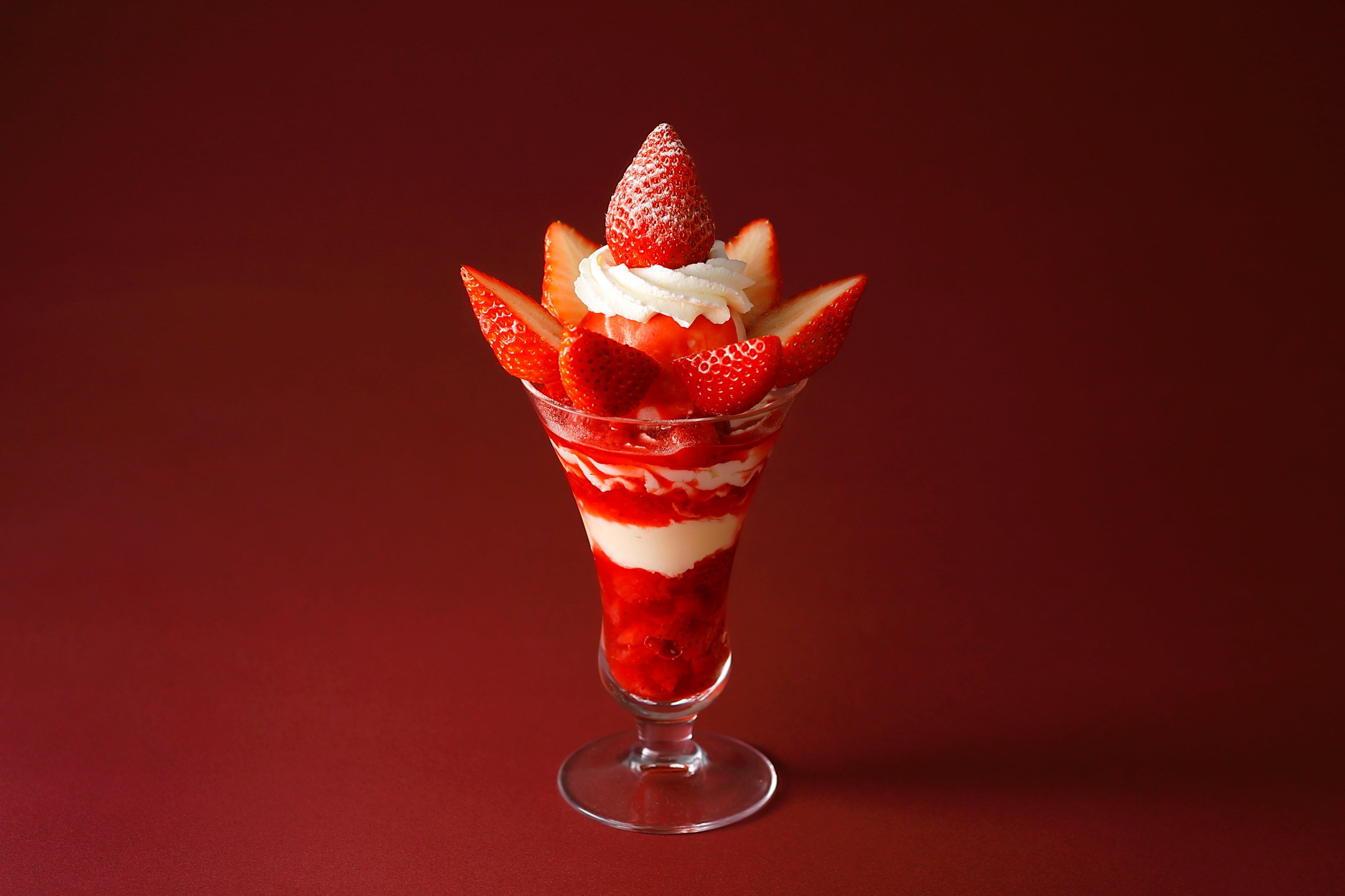 《数量限定》SPECIAL PARFAIT 『徳島県産苺“さくらももいちご”のスペシャルパフェ』3,300円