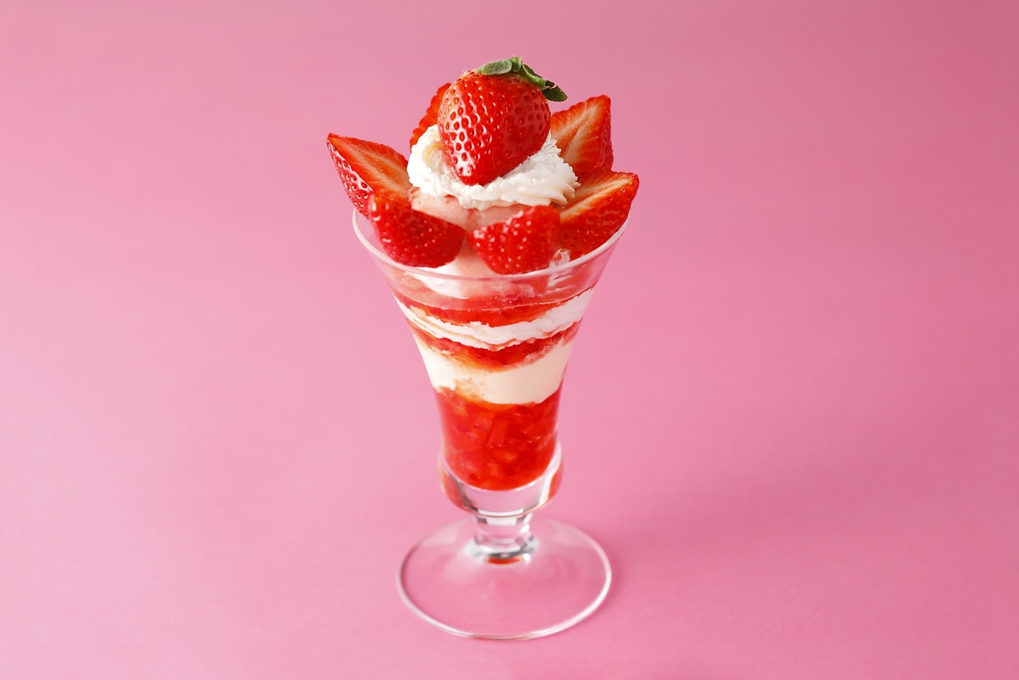 『福岡県産苺“あまおうグランデ”のパフェ』  1,925円